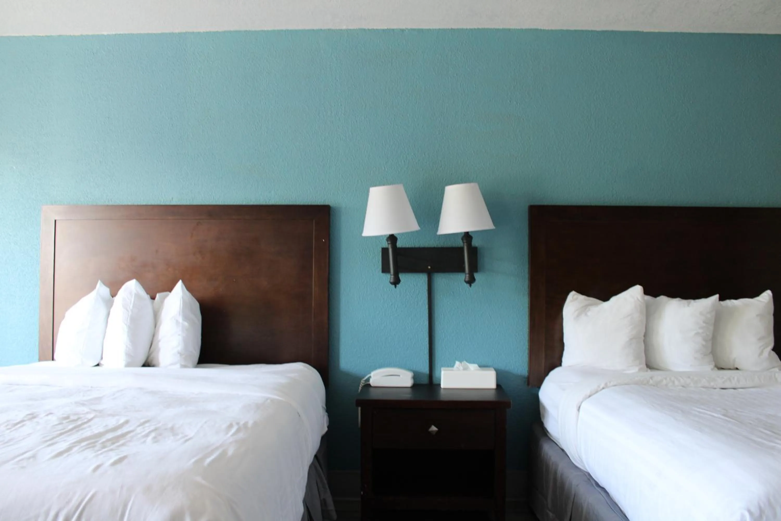 Bed in Village Inn Destin