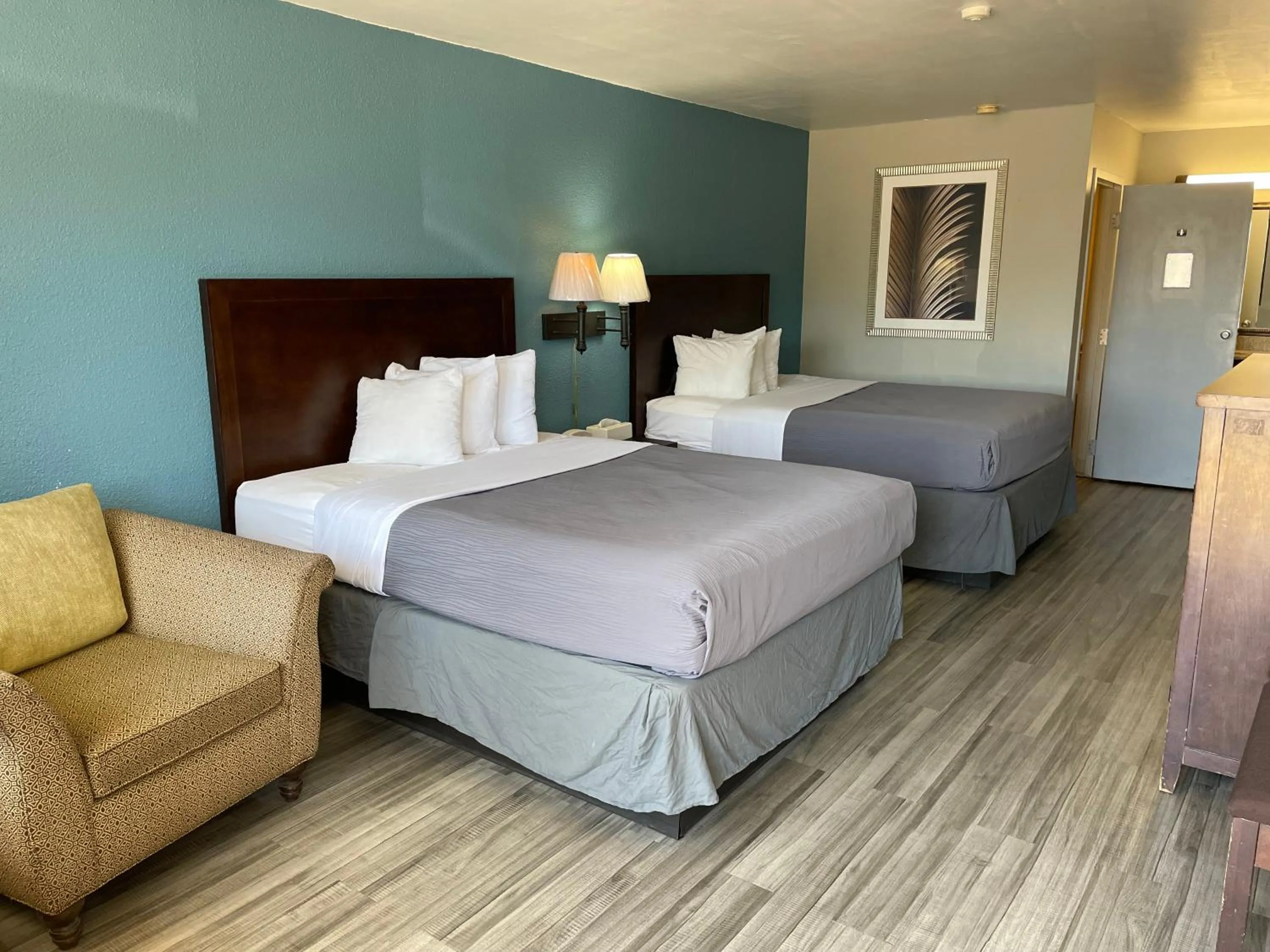 Bedroom, Bed in Village Inn Destin