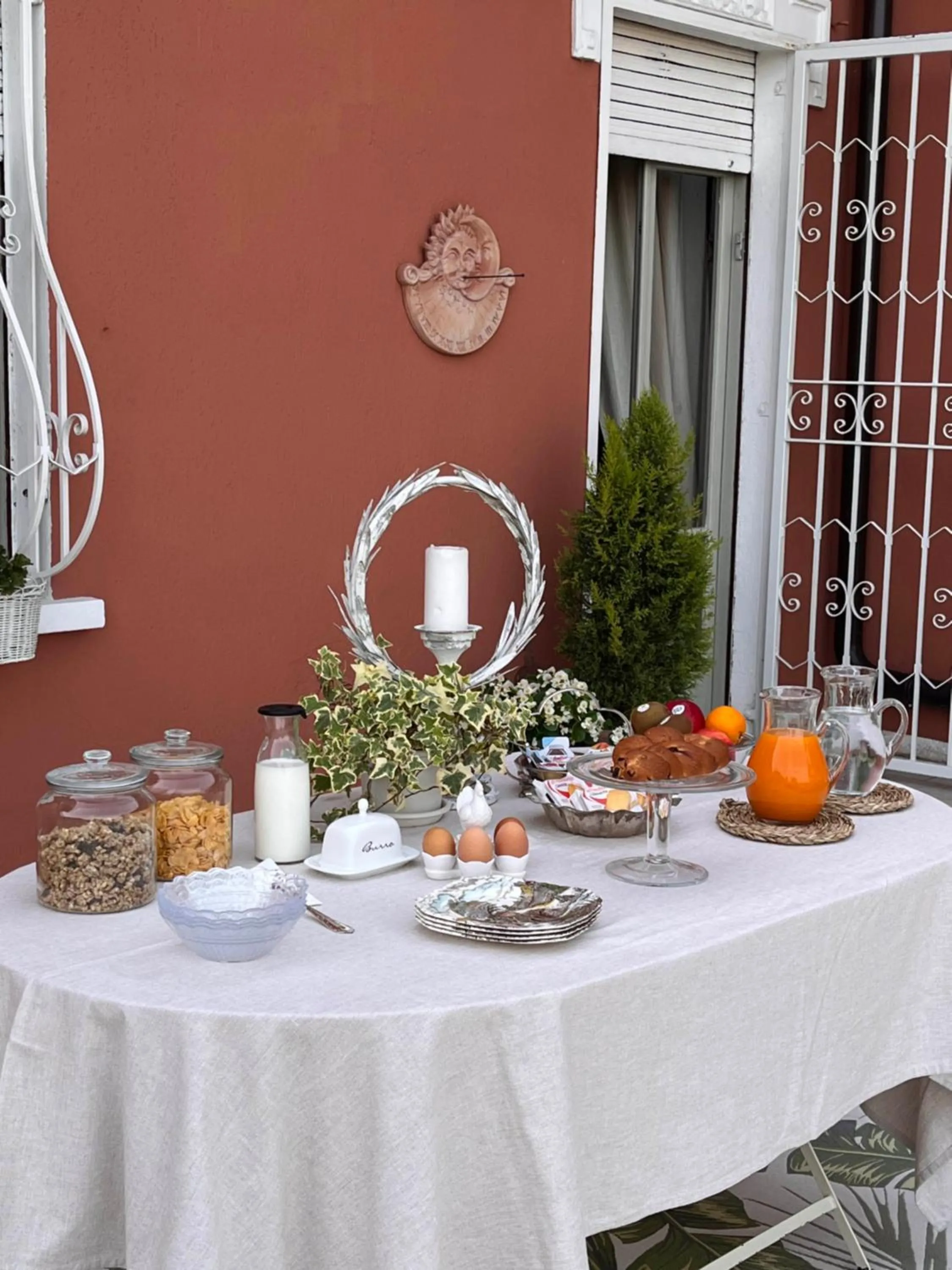 Breakfast in Villa House and Garden B&B