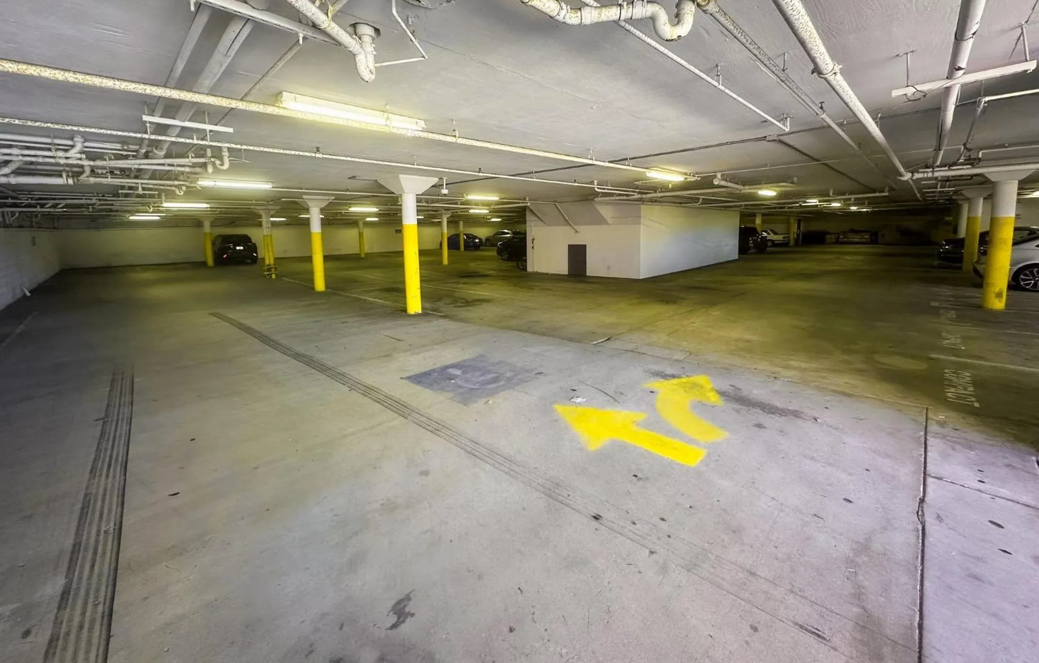 Parking in Wave Hotel Manhattan Beach