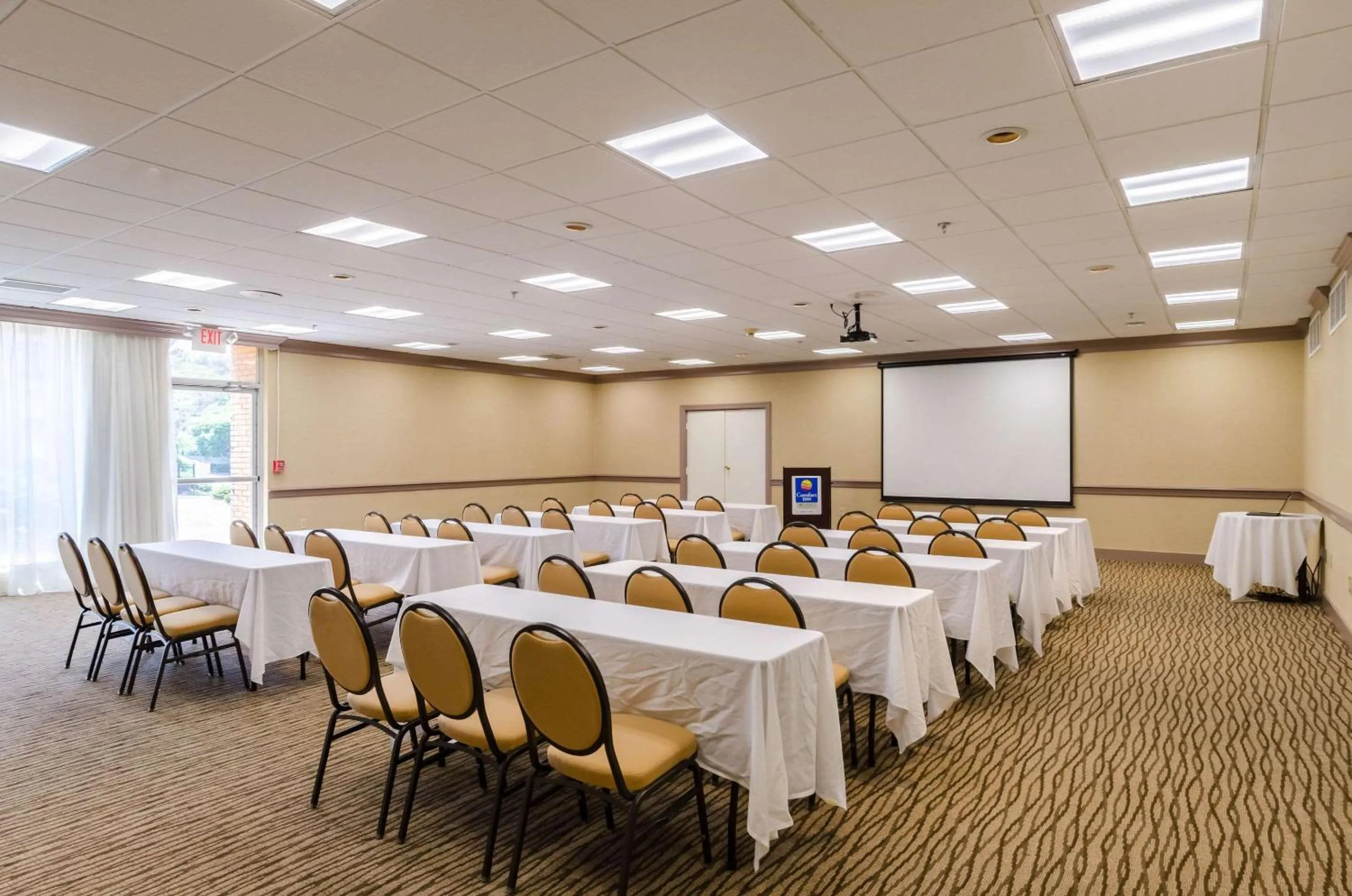 Meeting/conference room in Comfort Inn Randolph-Boston