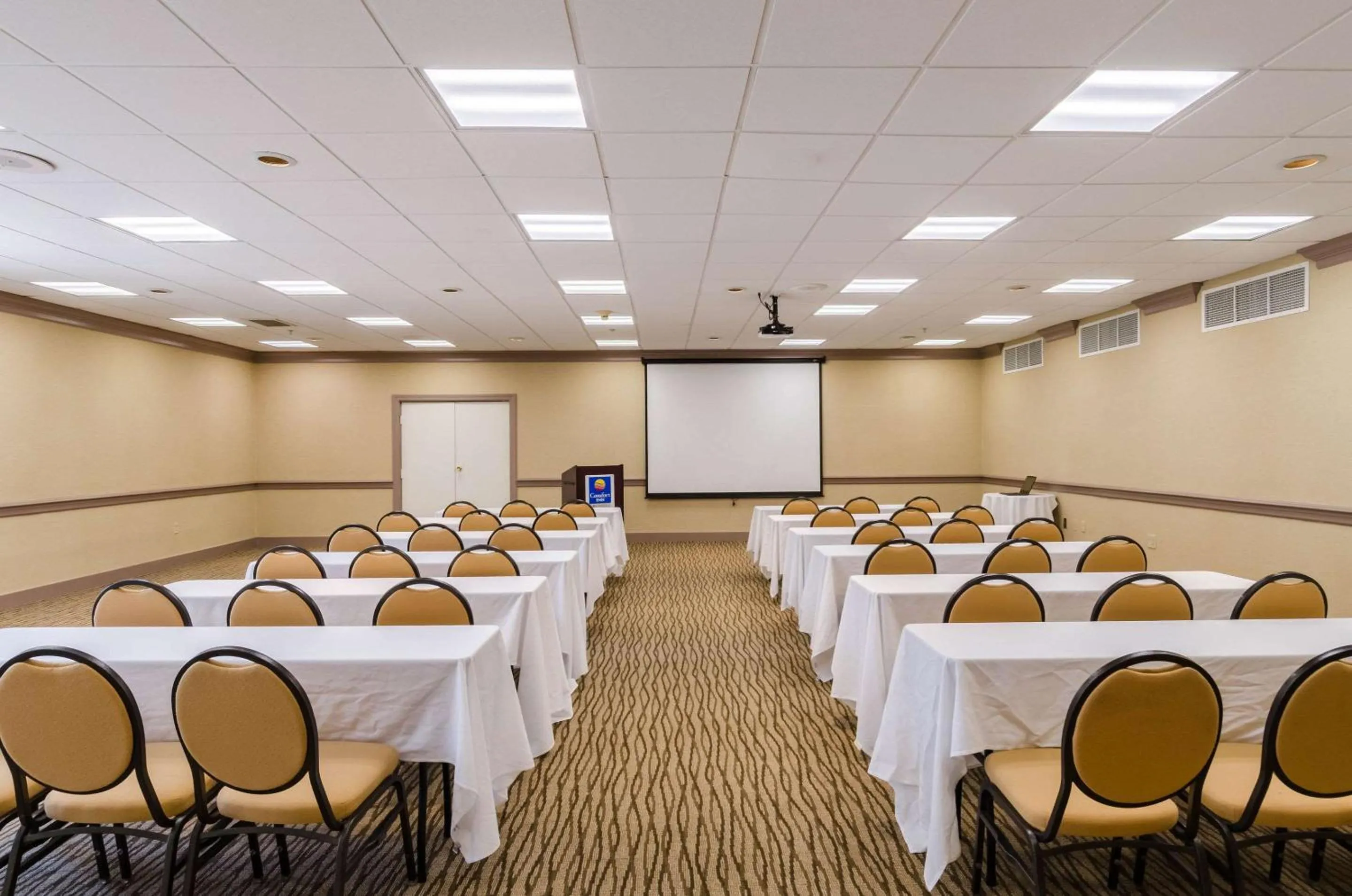 Meeting/conference room in Comfort Inn Randolph-Boston