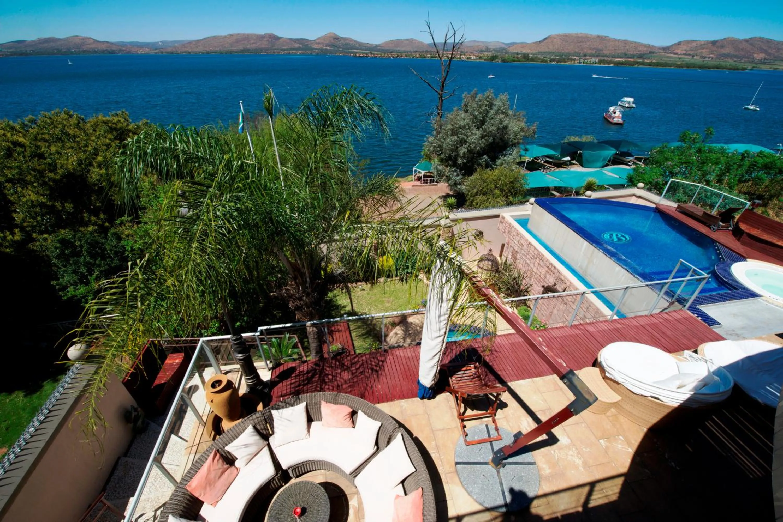 Kosmos Manor Guest House