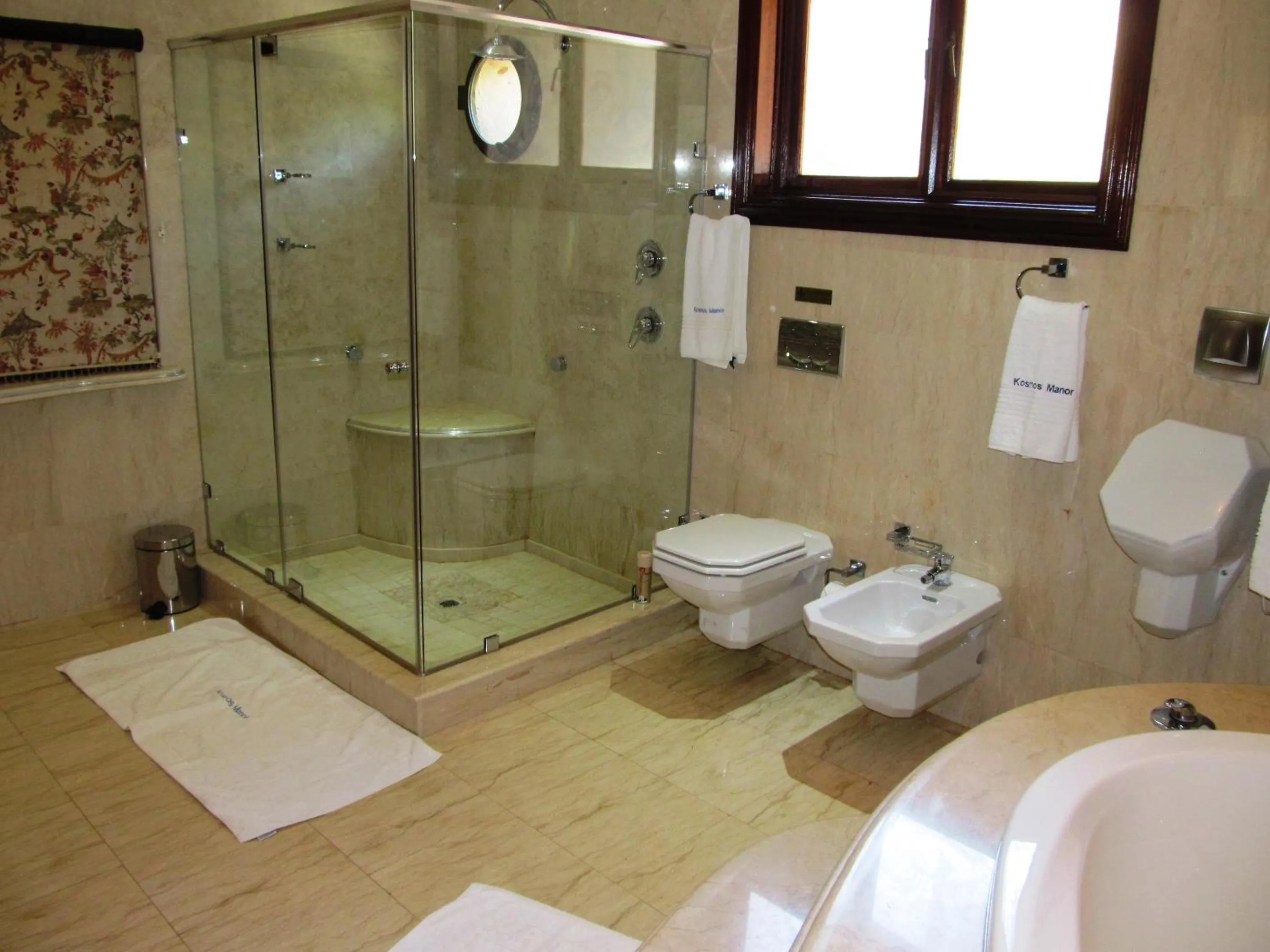 Bathroom in Kosmos Manor Guest House