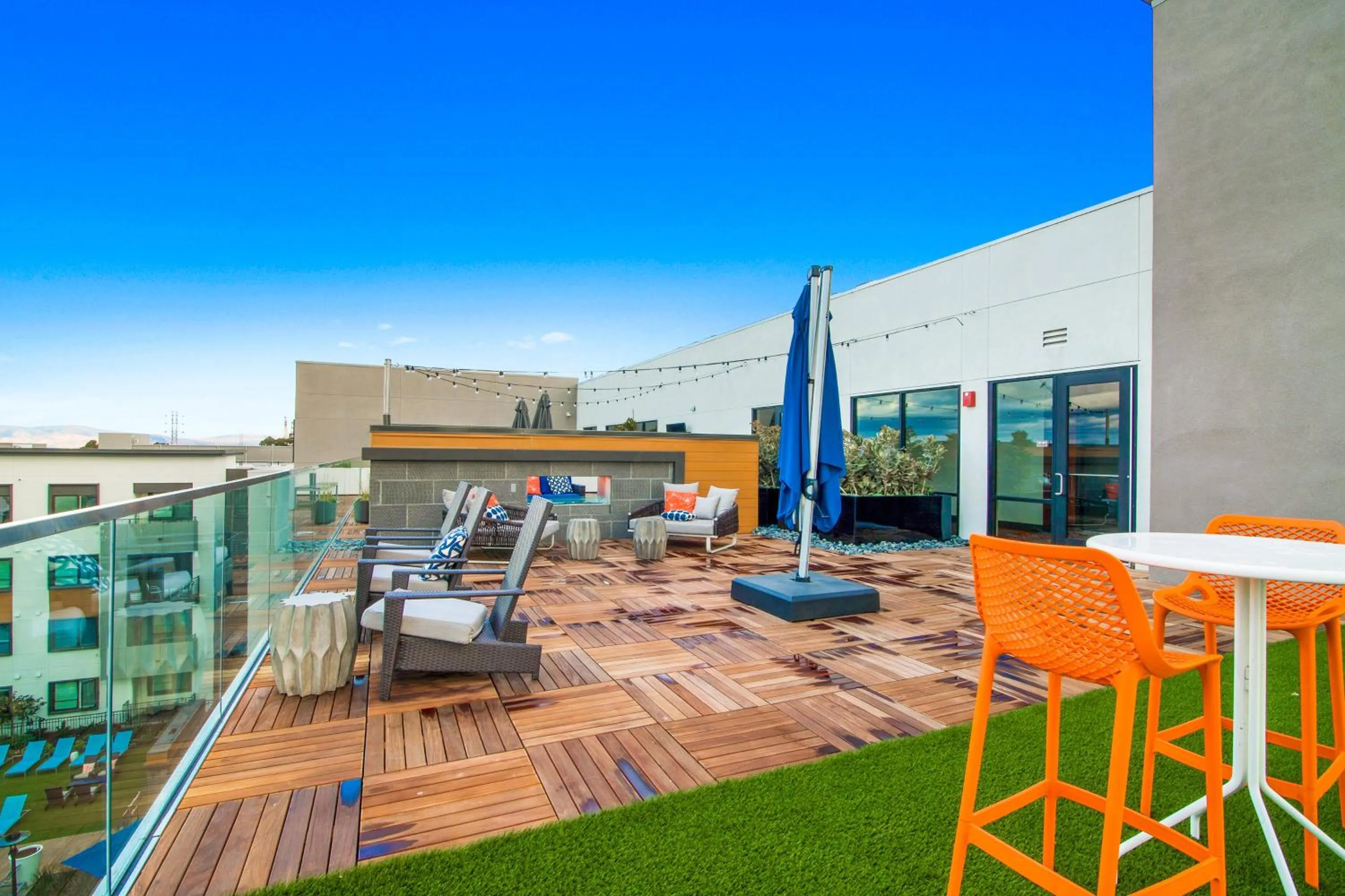 Balcony/Terrace in Global Luxury Suites in Menlo Park