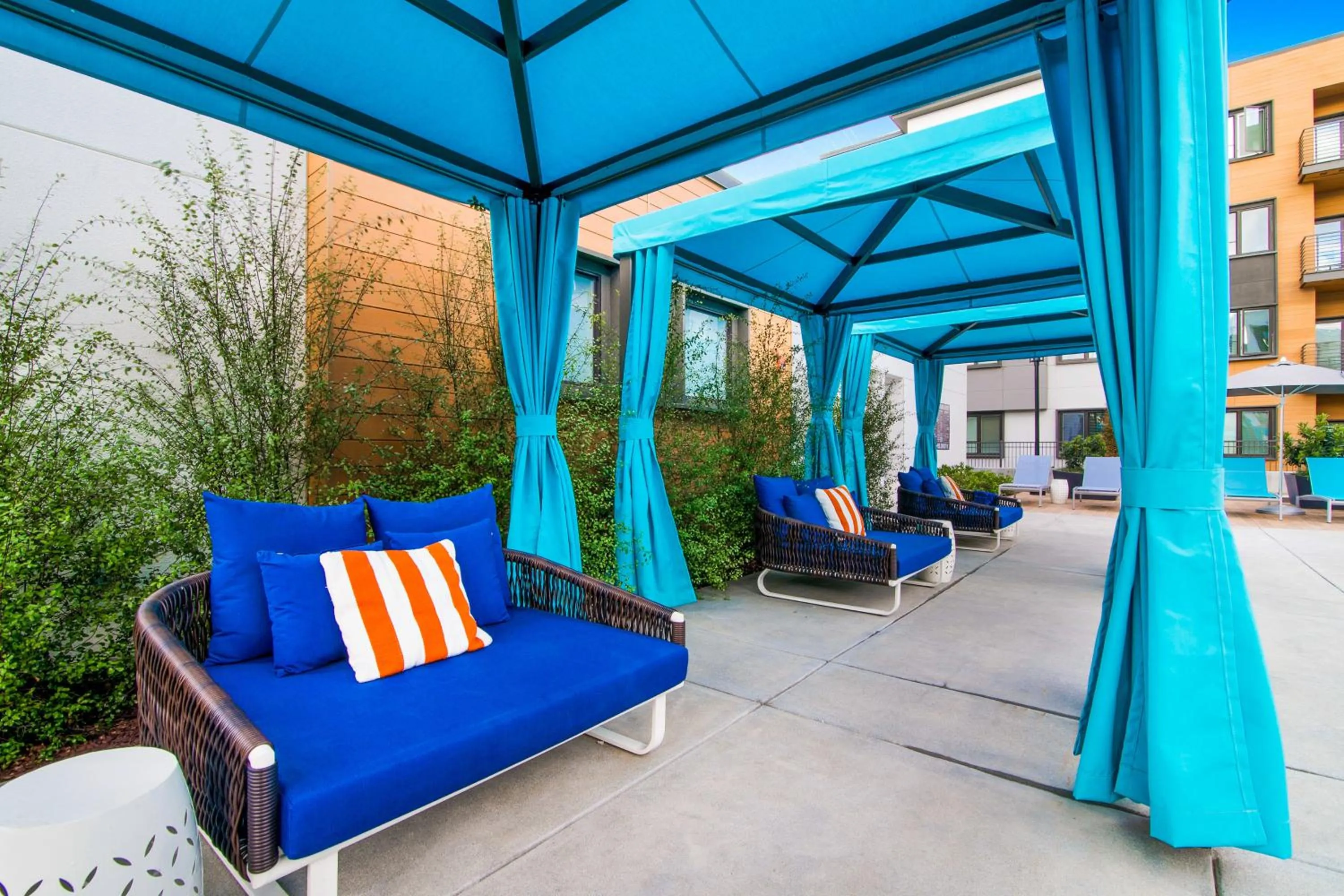 Balcony/Terrace in Global Luxury Suites in Menlo Park