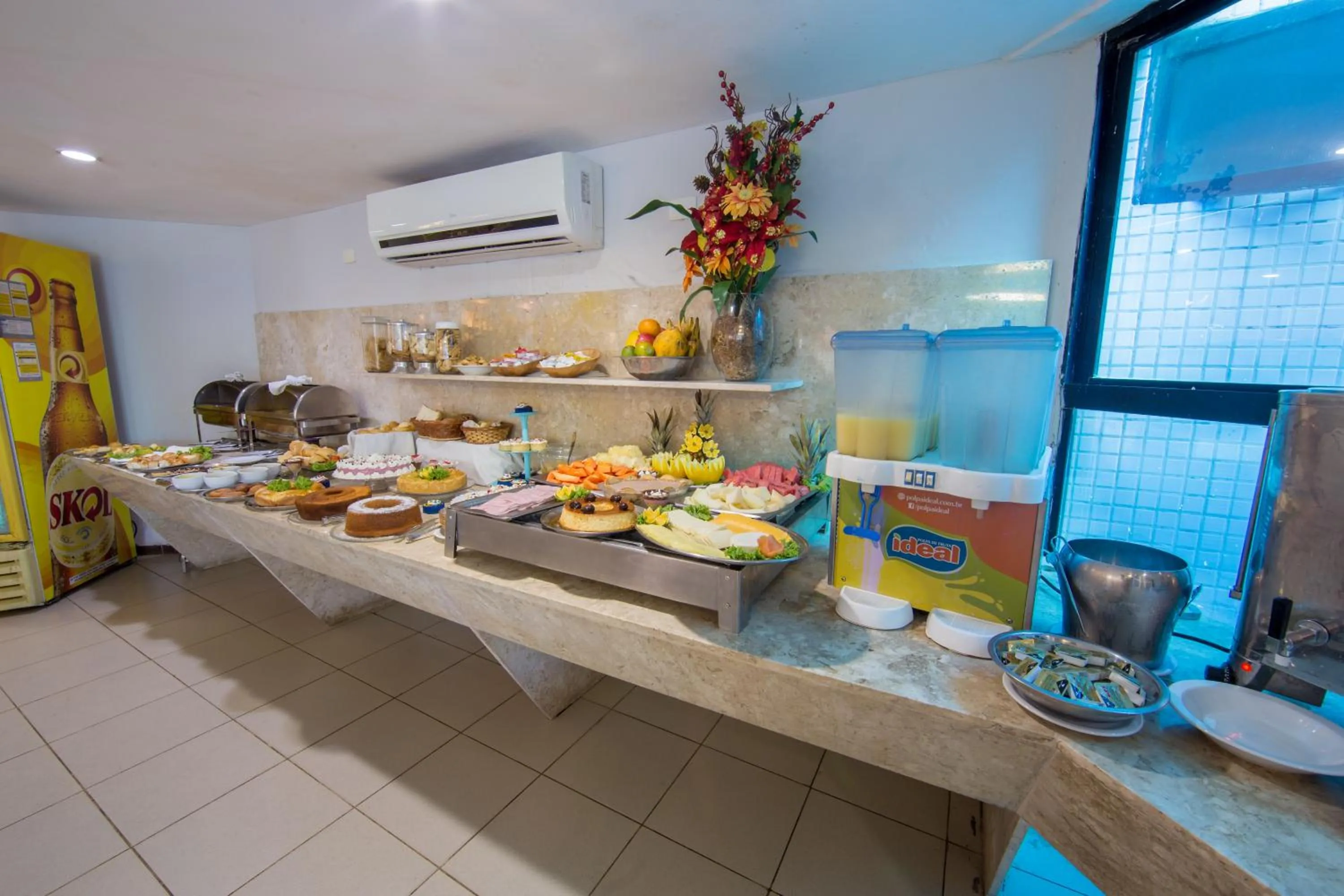 Restaurant/places to eat in VOA Ambassador Flat