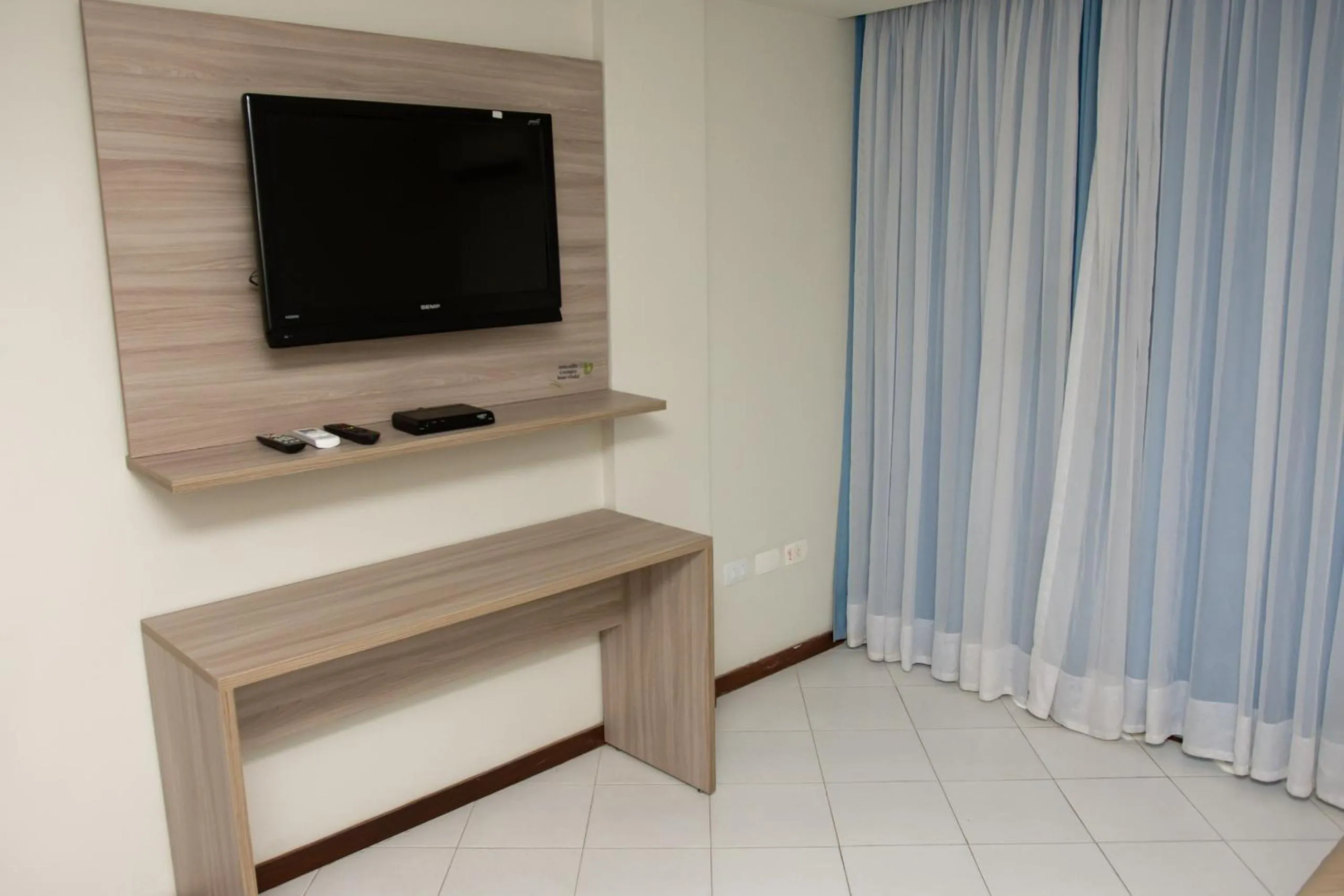 TV and multimedia in VOA Ambassador Flat