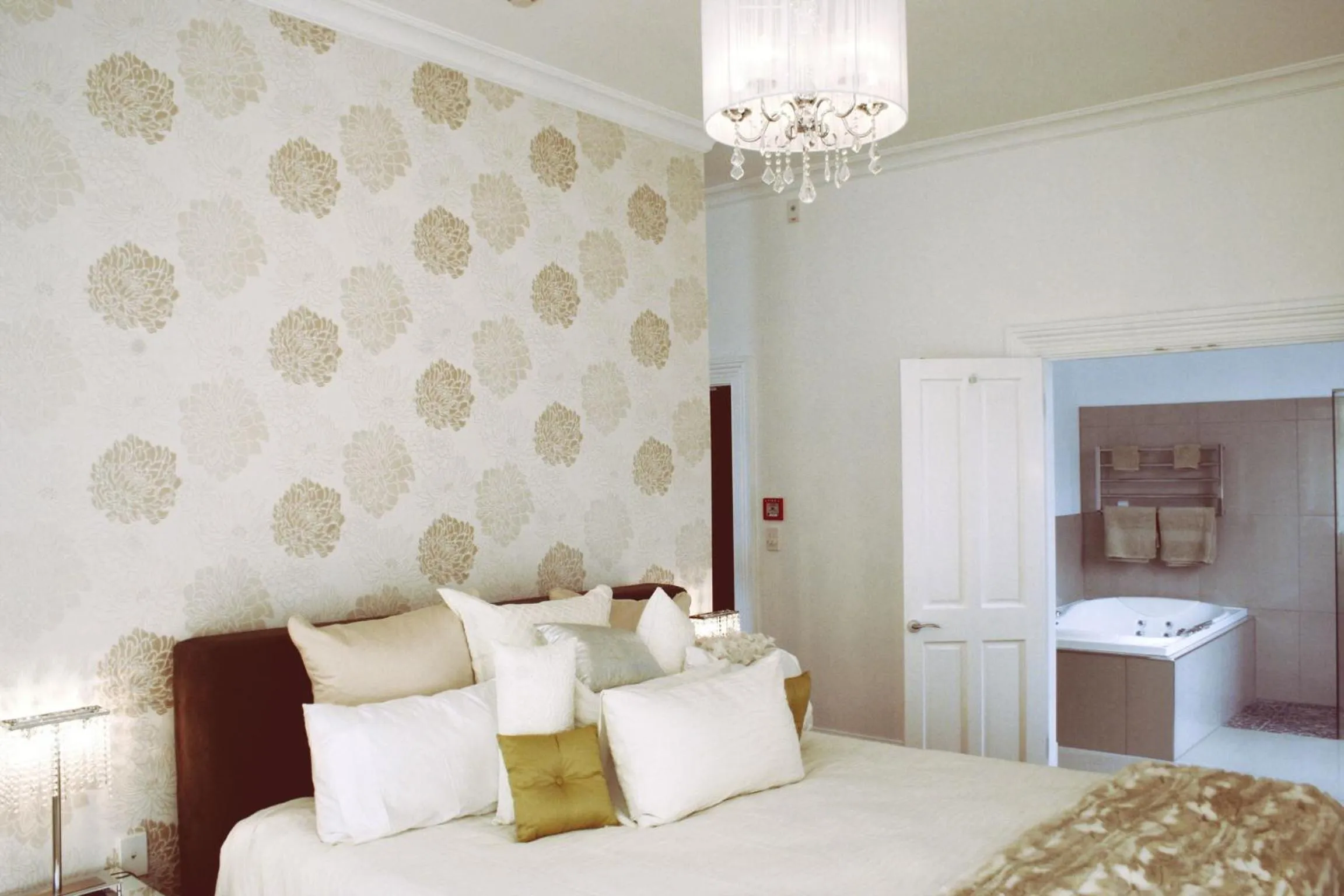 Photo of the whole room, Bed in Escape To Picton Boutique Hotel