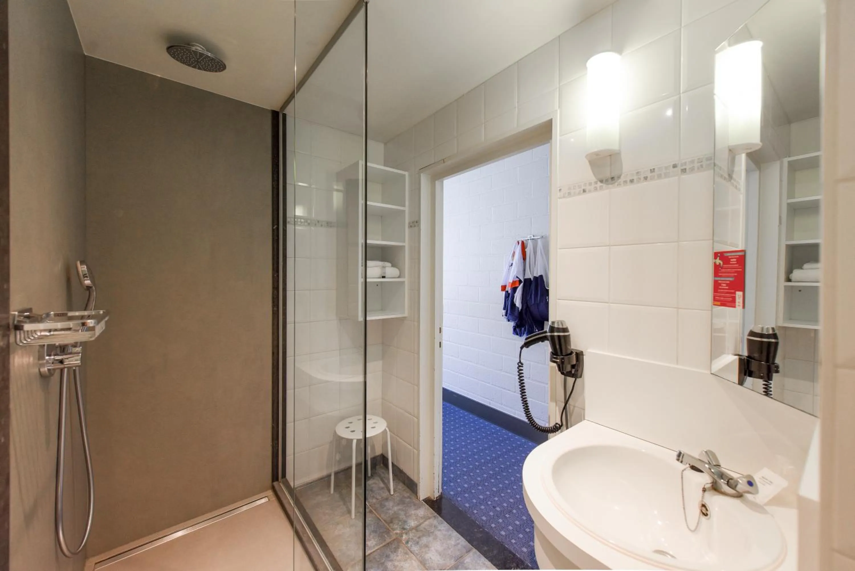 Shower in Vakantiedomein Hoge Duin