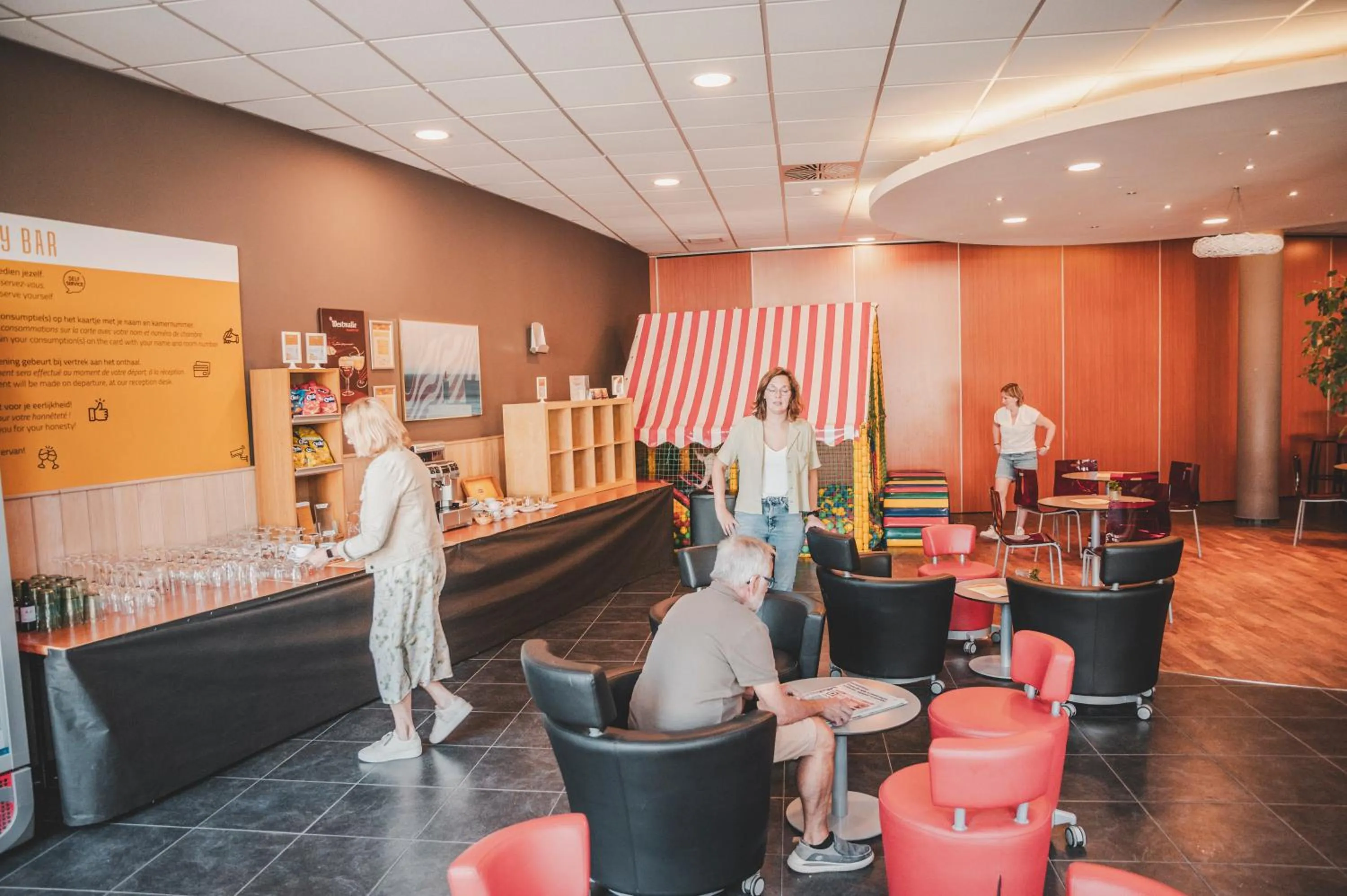 Lounge or bar in Vakantiedomein Hoge Duin