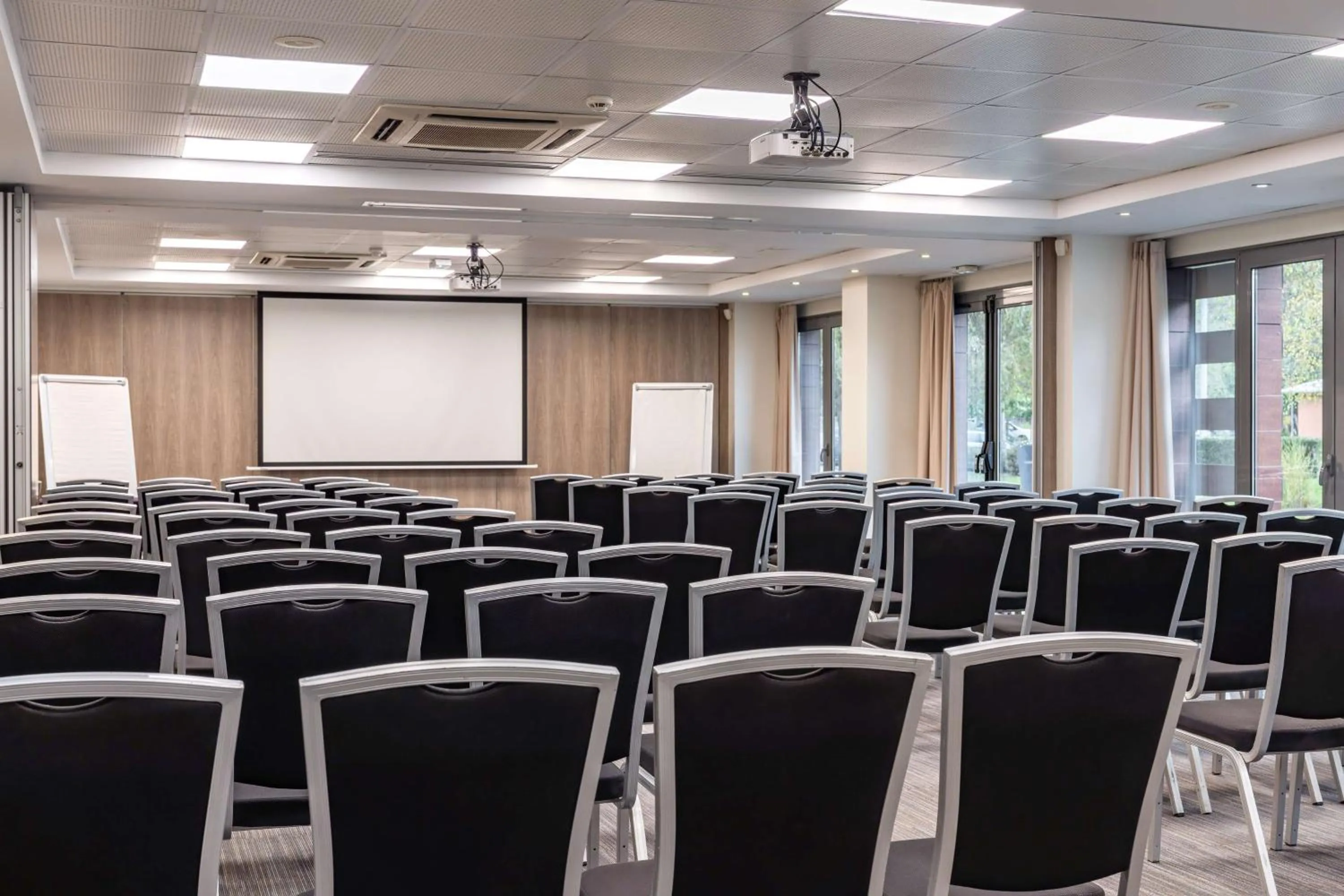Meeting/conference room in Le Relais de La Malmaison, a member of Radisson Individuals