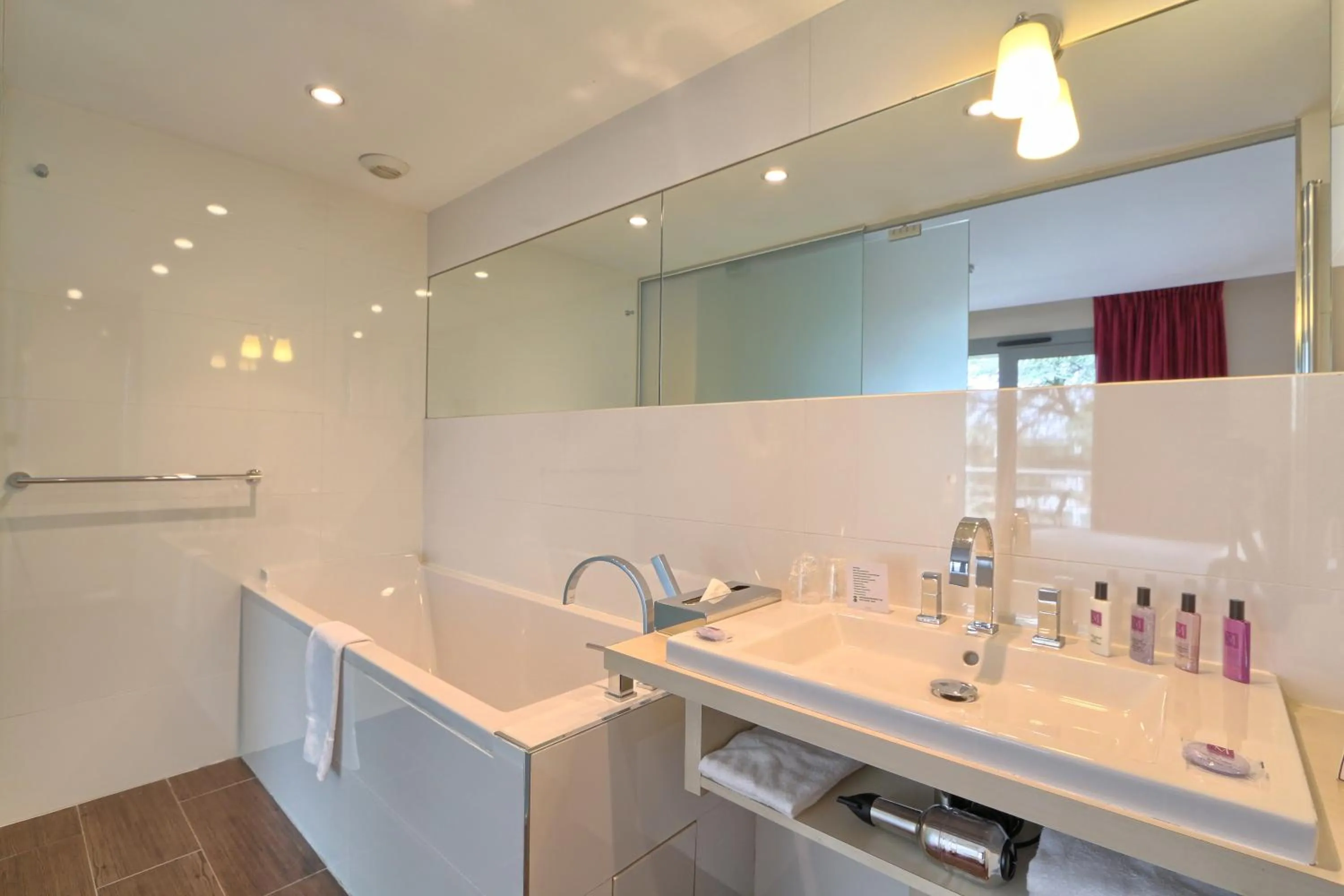 Bathroom in Le Relais de La Malmaison, a member of Radisson Individuals