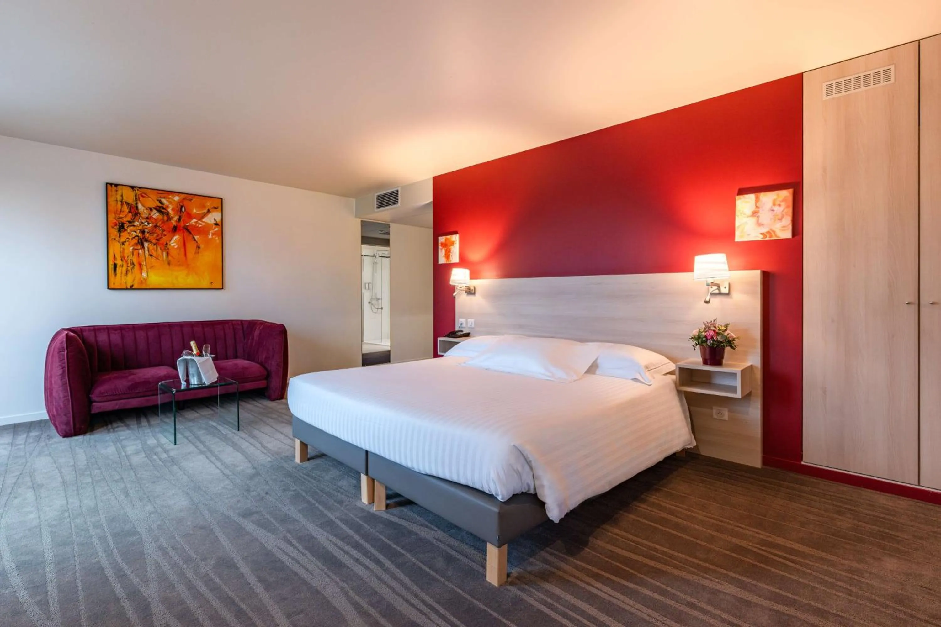 Photo of the whole room, Bed in Le Relais de La Malmaison, a member of Radisson Individuals