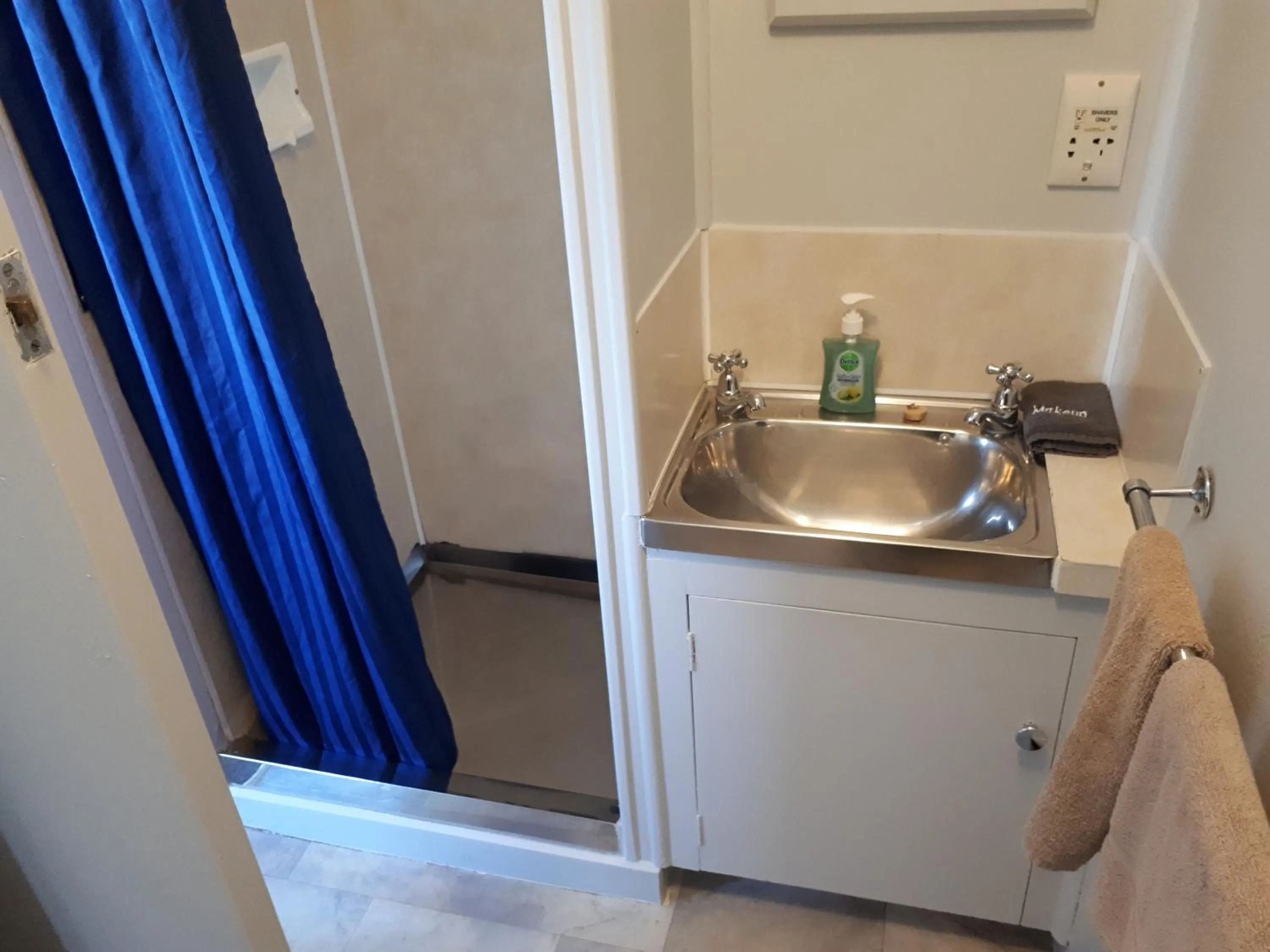 Bathroom in Edgewater Motel