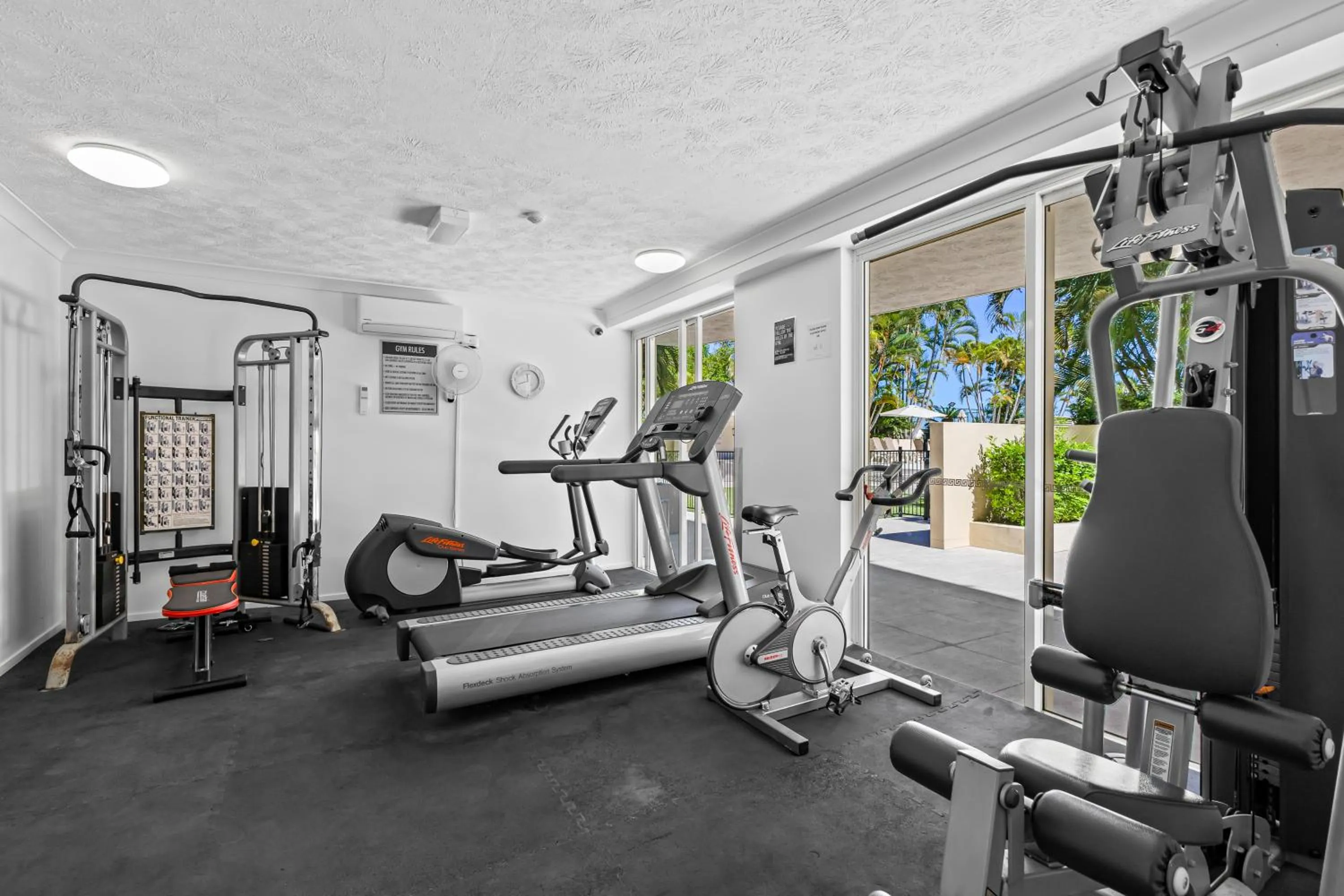 Property building in Palazzo Colonnades