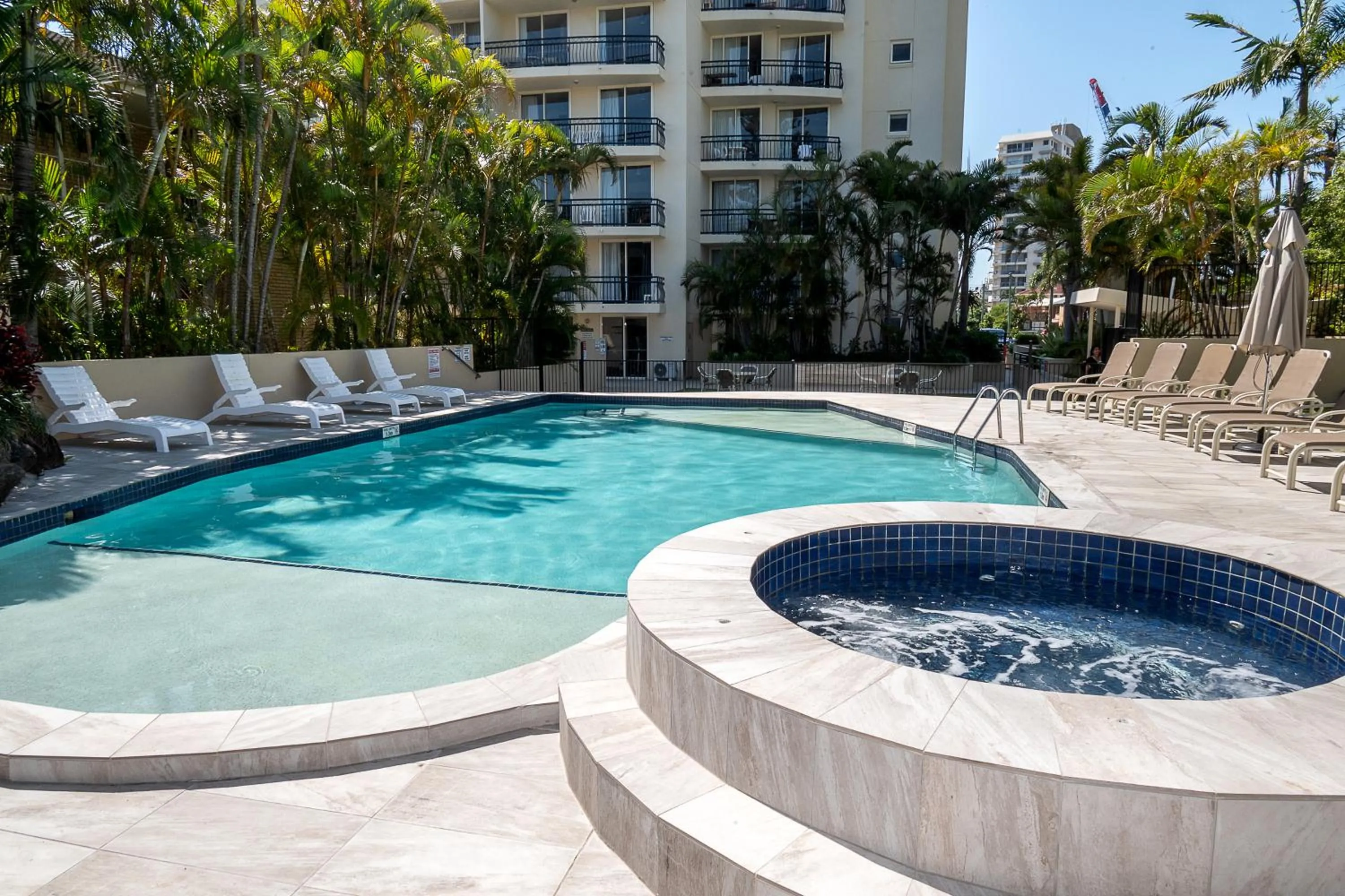 Swimming pool in Palazzo Colonnades