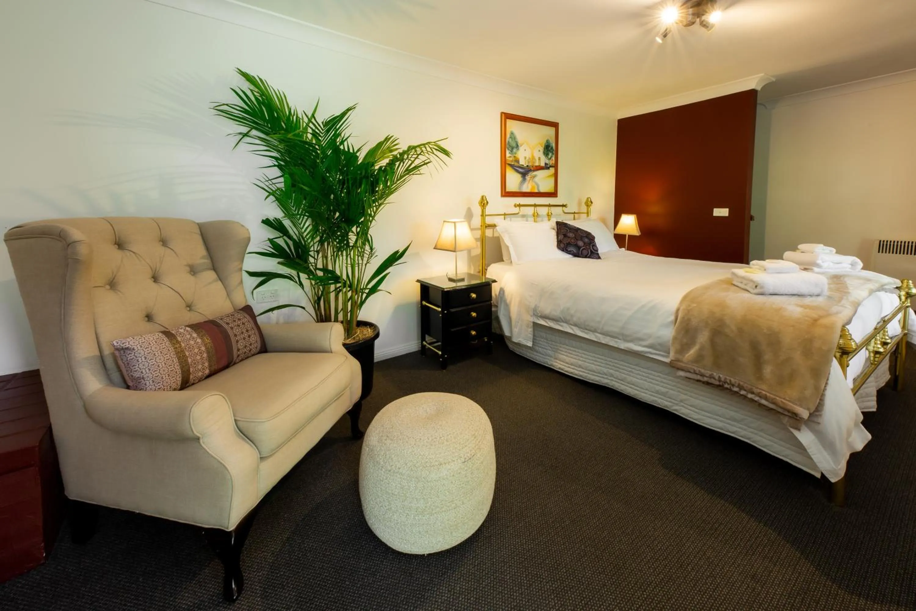 Bedroom, Bed in Holly Lodge