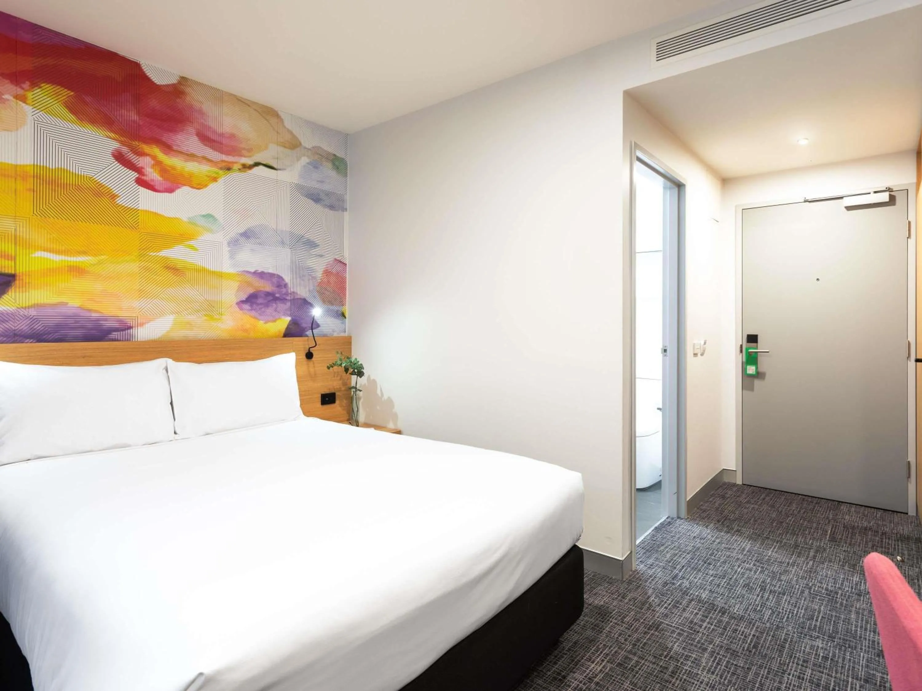 Bedroom, Bed in Ibis Styles Hobart