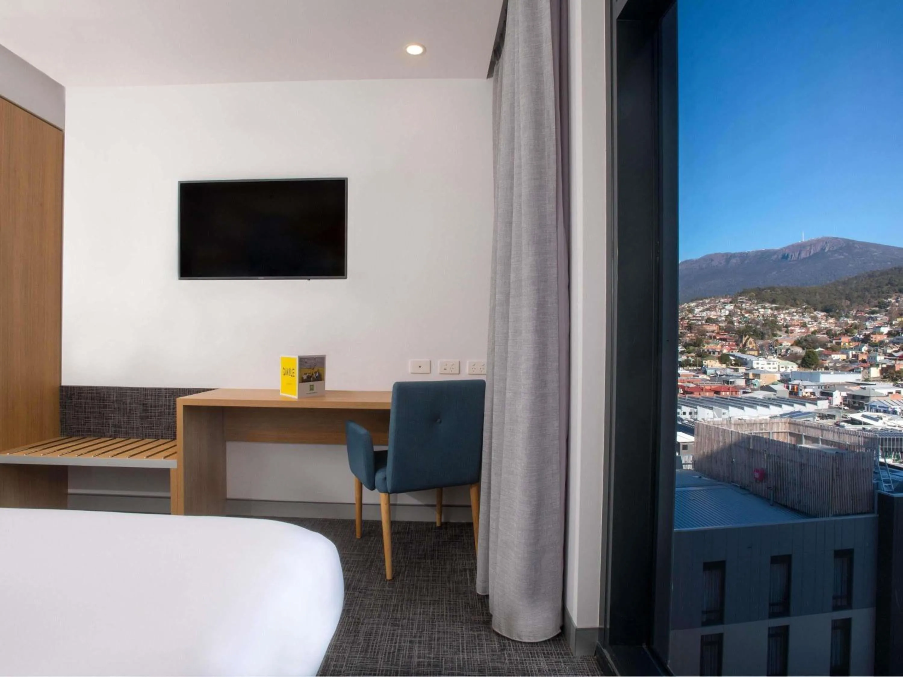Bedroom in Ibis Styles Hobart