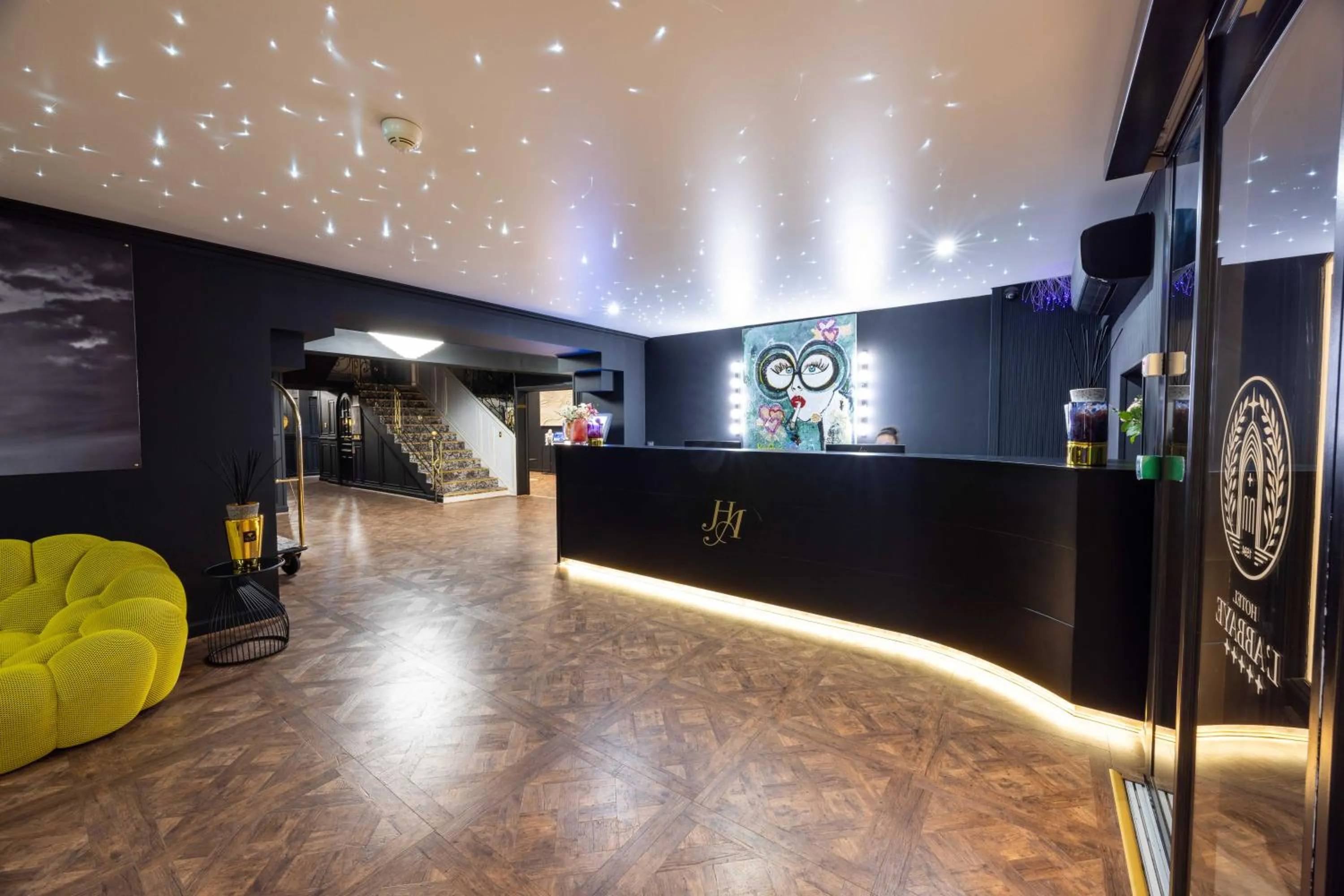 Lobby or reception in Hôtel L'Abbaye