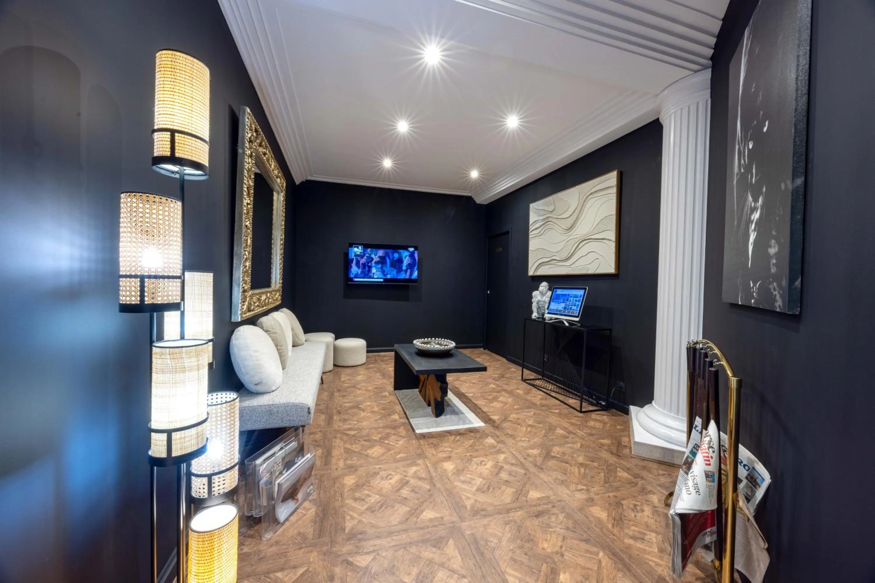 Living room in Hôtel L'Abbaye