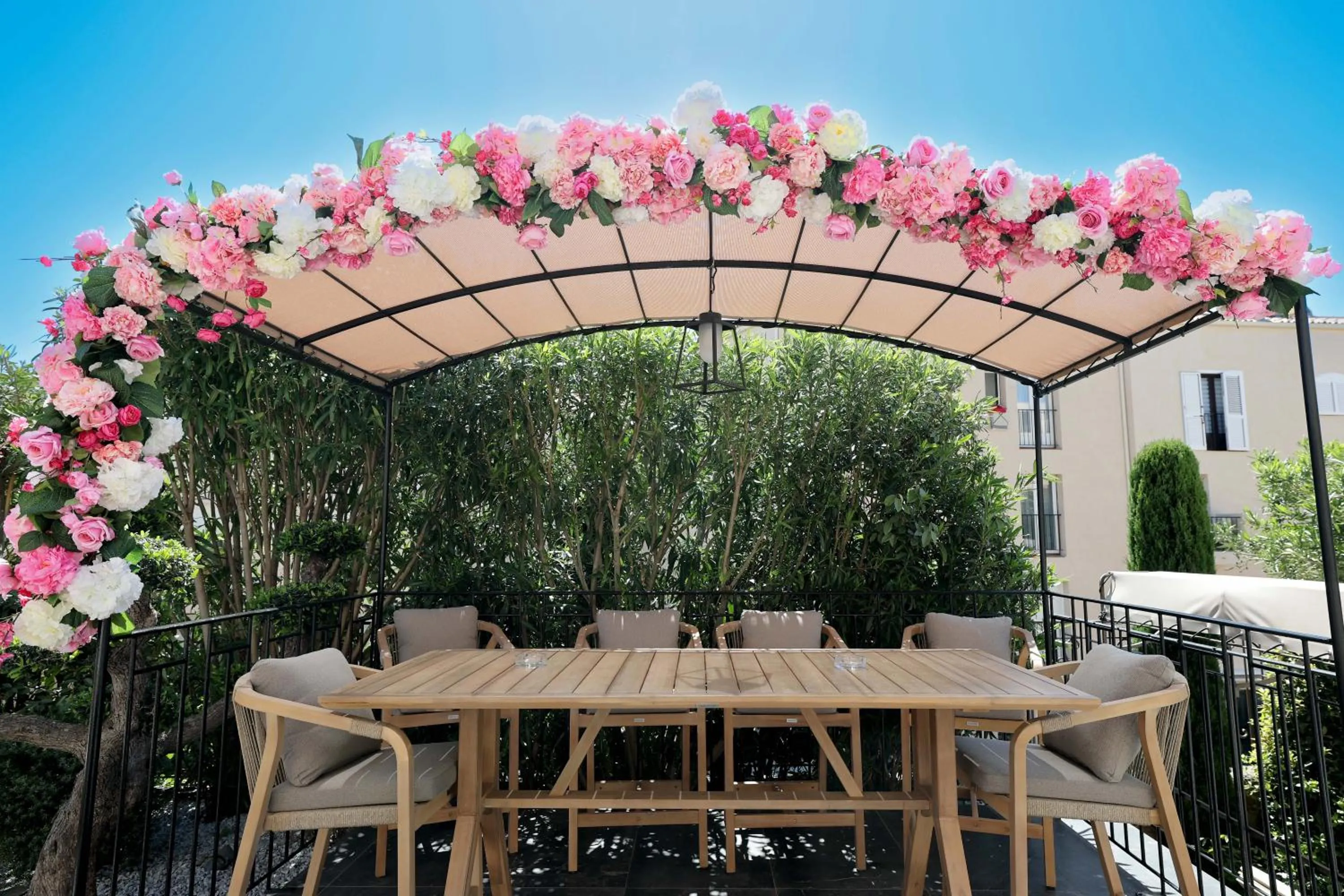 Property building in Hôtel L'Abbaye