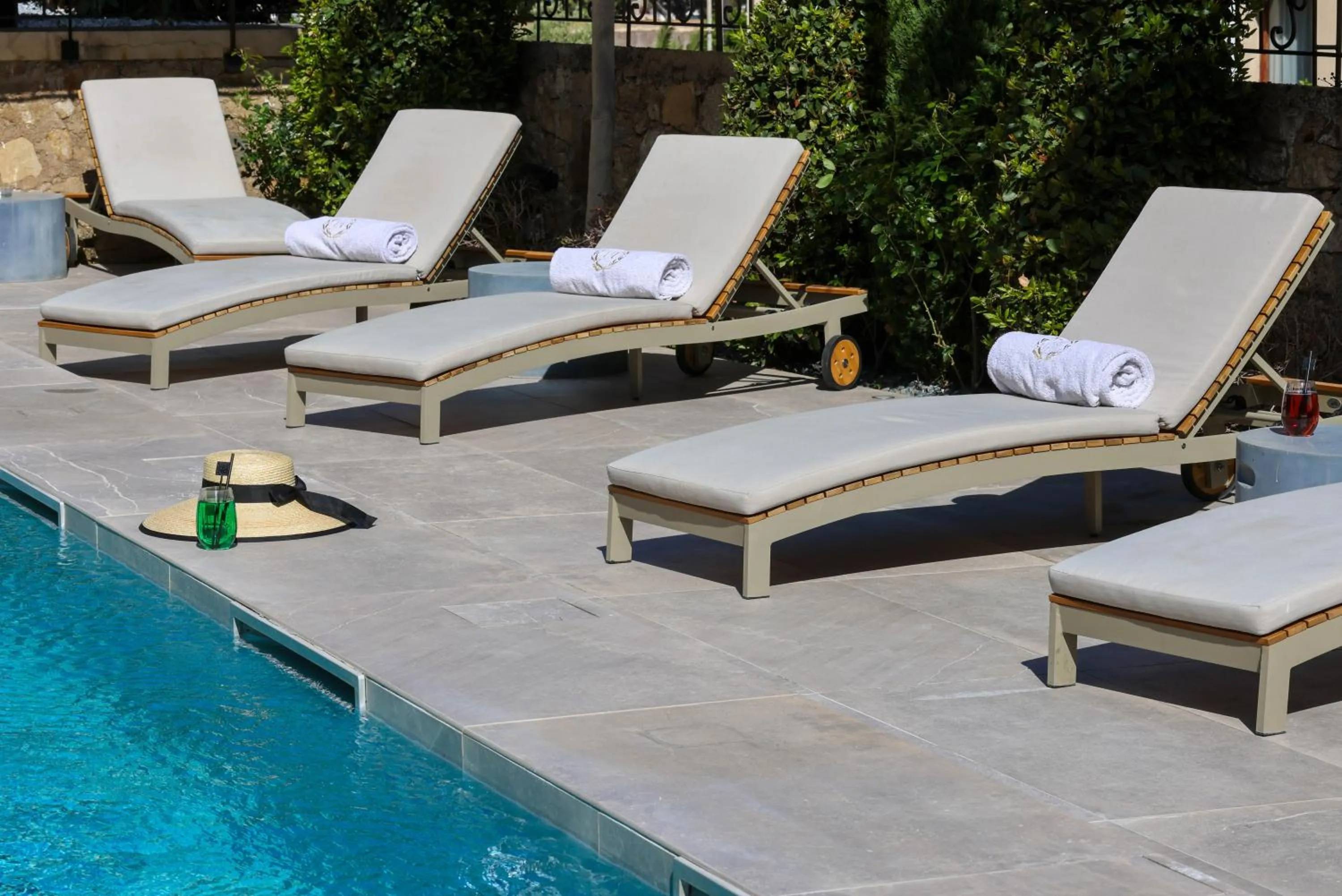 Swimming pool in Hôtel L'Abbaye