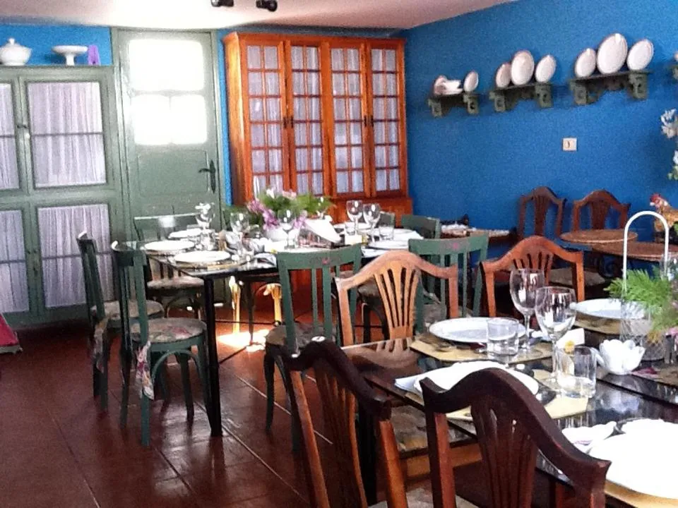 Restaurant/places to eat in Casa Rural Malpais Trece