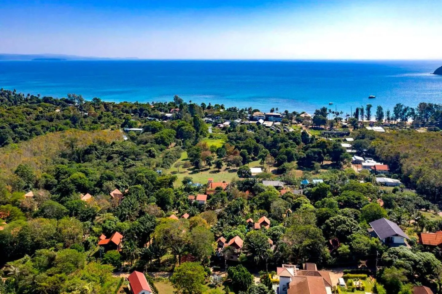 Garden in Good Time Sports Village Koh Mak
