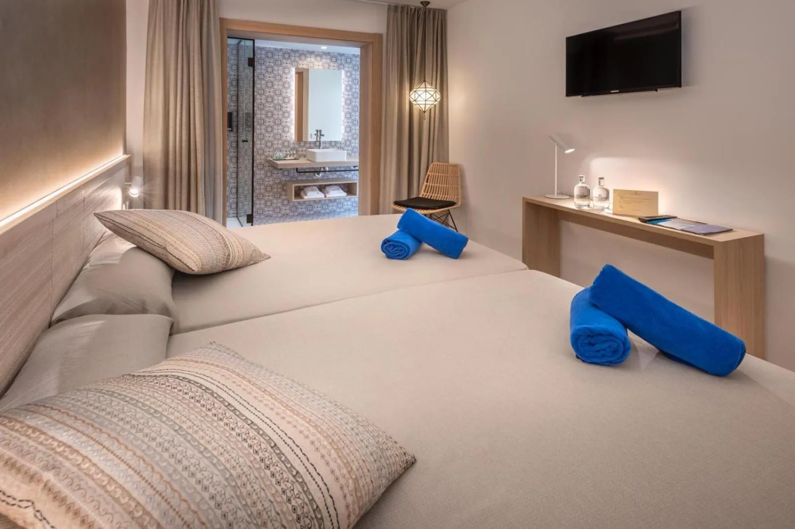 Photo of the whole room, Bed in Hotel Alhambra