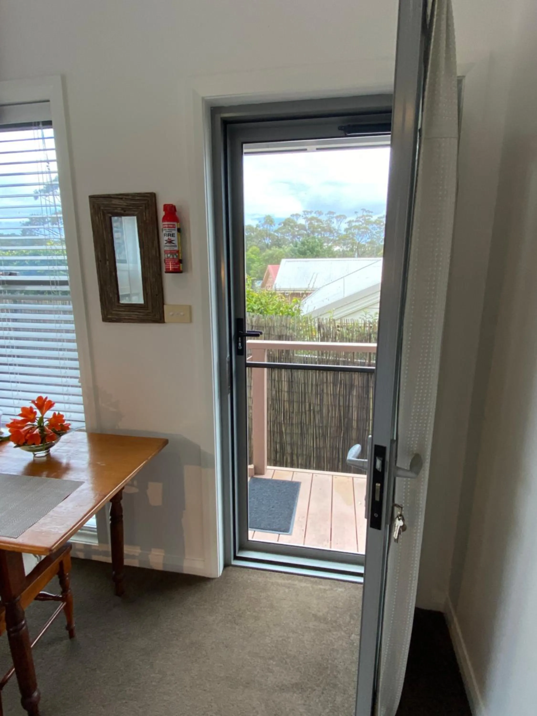 Facade/entrance in Serenity Lodge for Couples