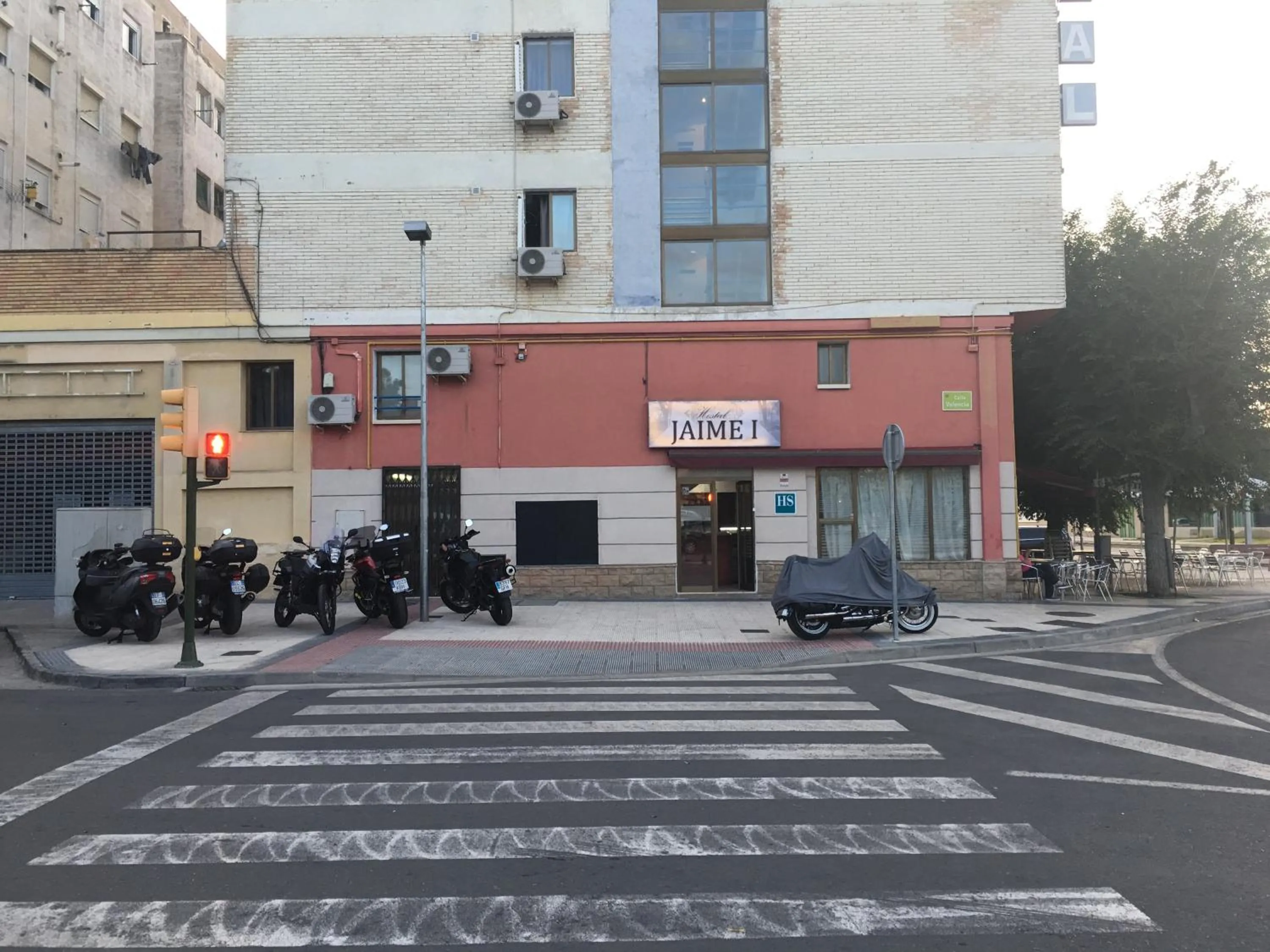 Facade/entrance in Hostal Jaime I