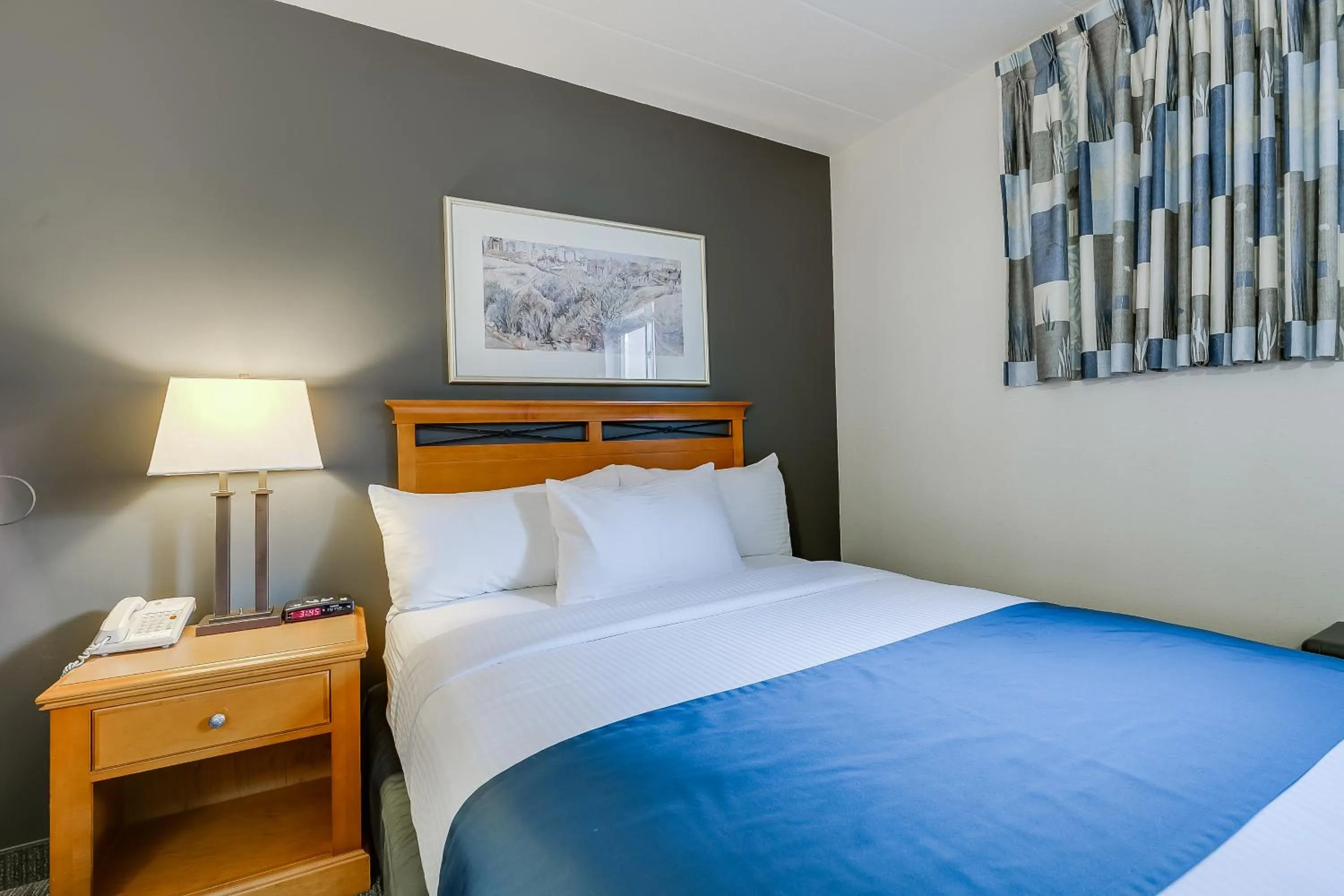 Bathroom in West Wing at Park Town