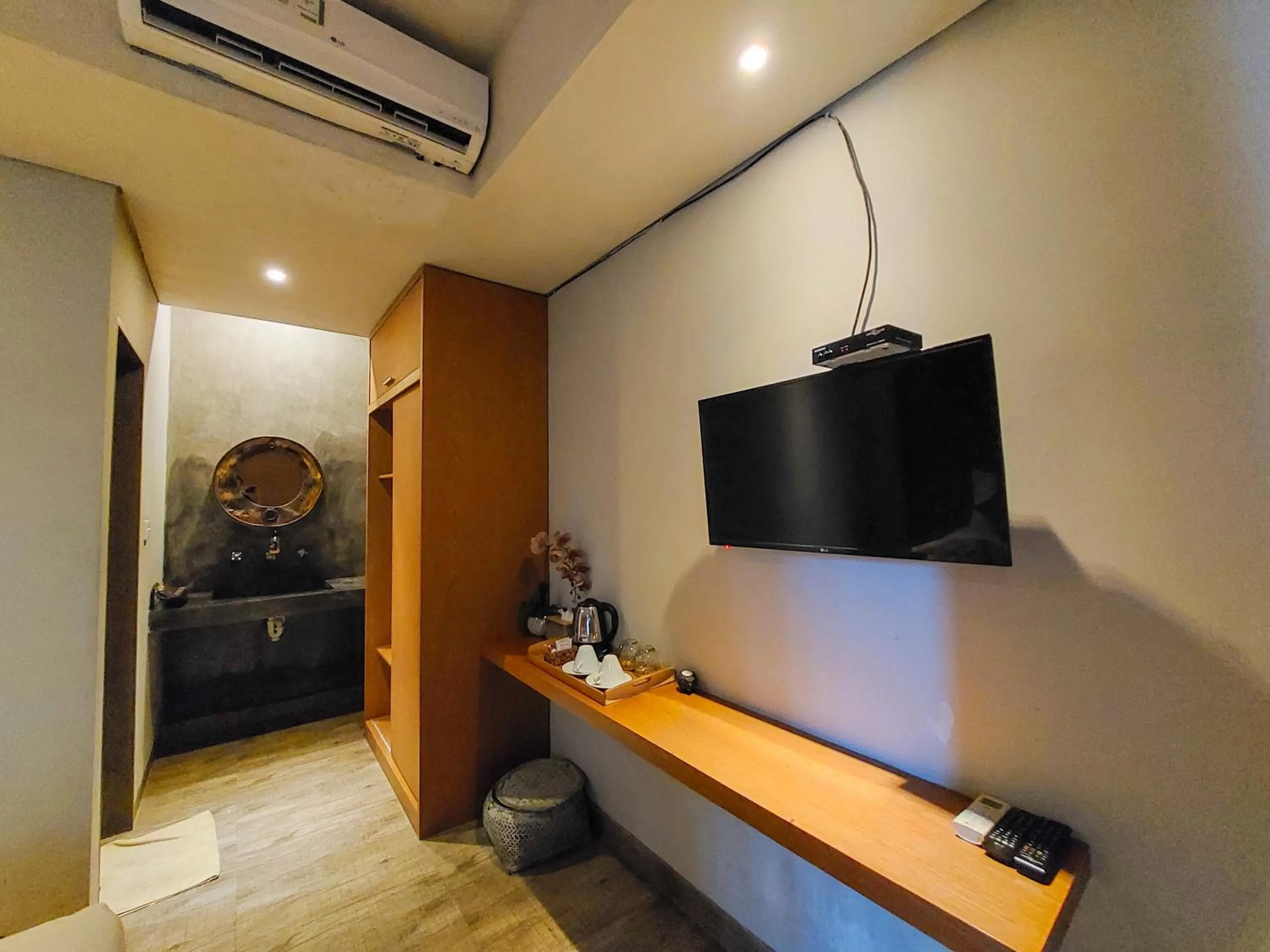 TV and multimedia in Locomotive Hotel and Spa by EPS