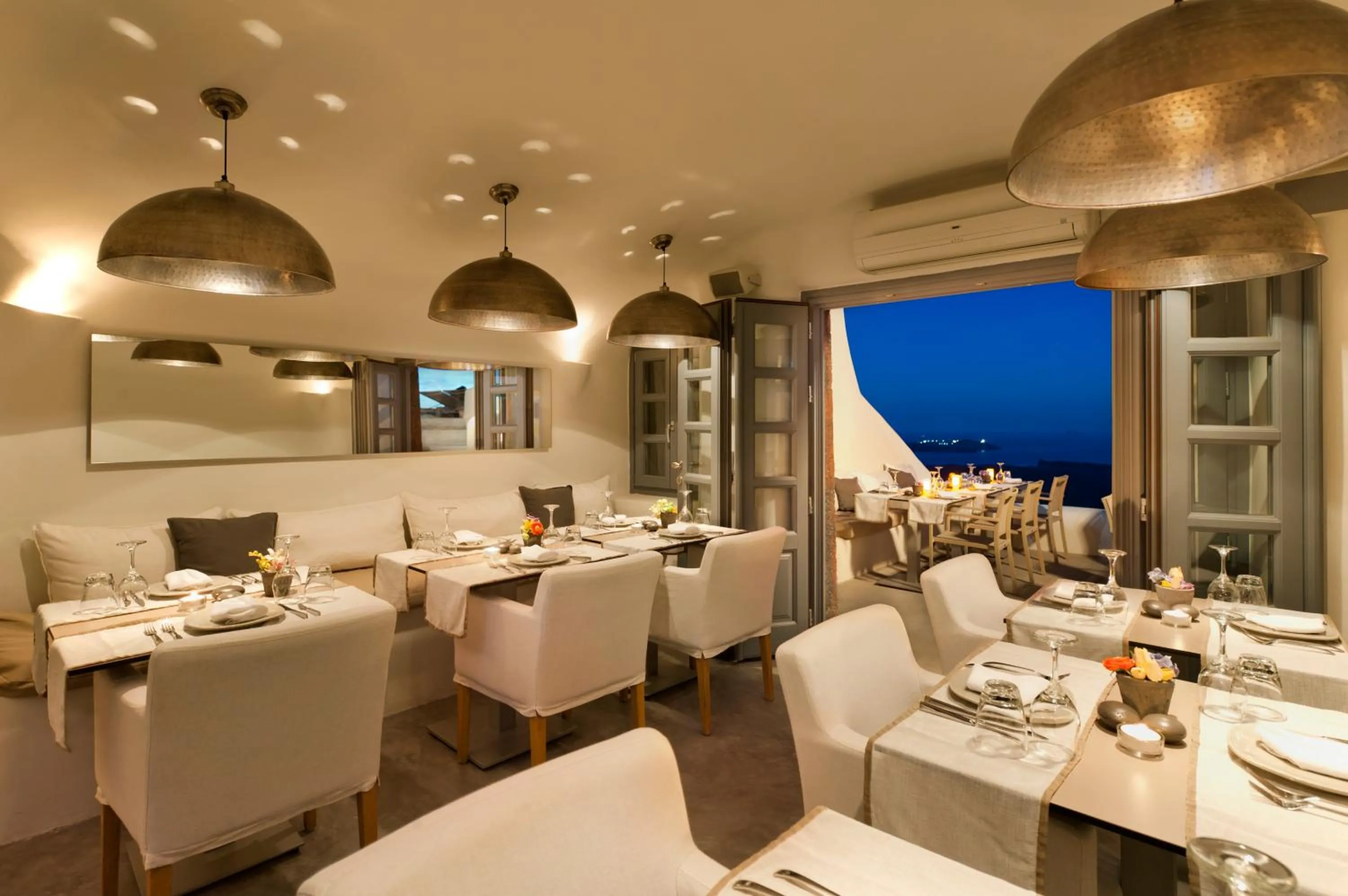 Restaurant/places to eat in Kapari Natural Resort