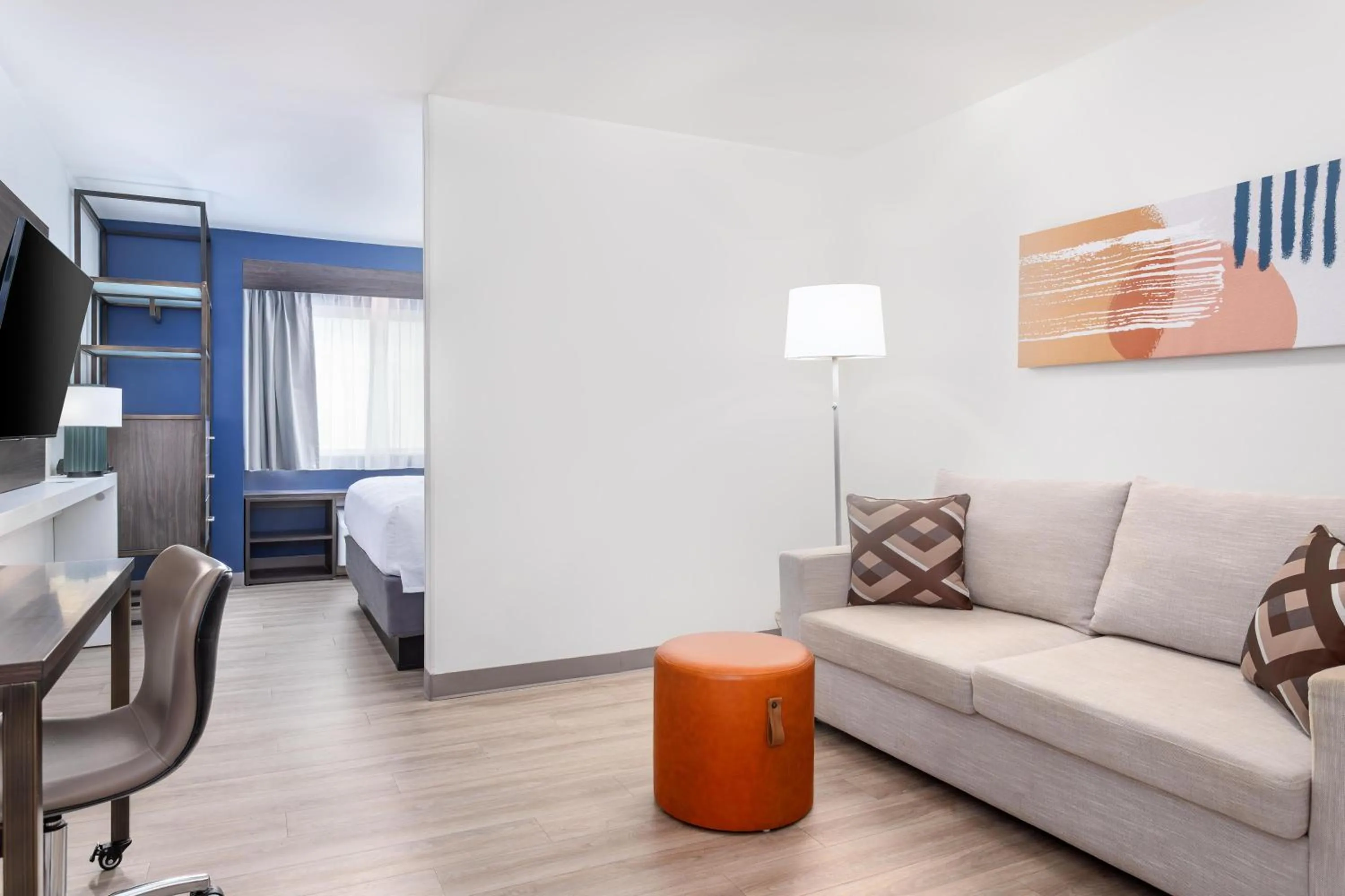 Living room, Bed in Spark by Hilton Clarion