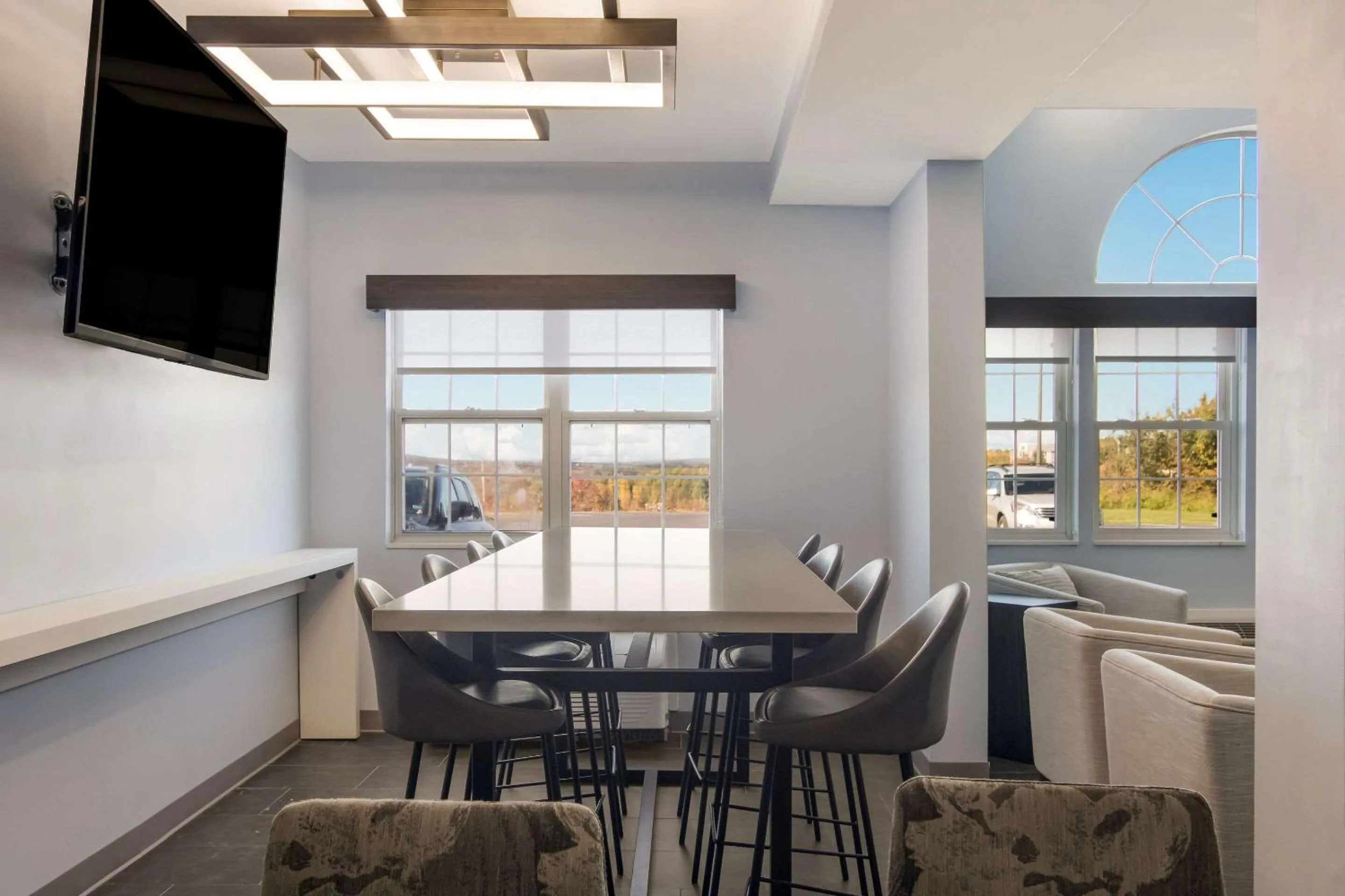 Breakfast in Sleep Inn & Suites Clarion, PA near I-80