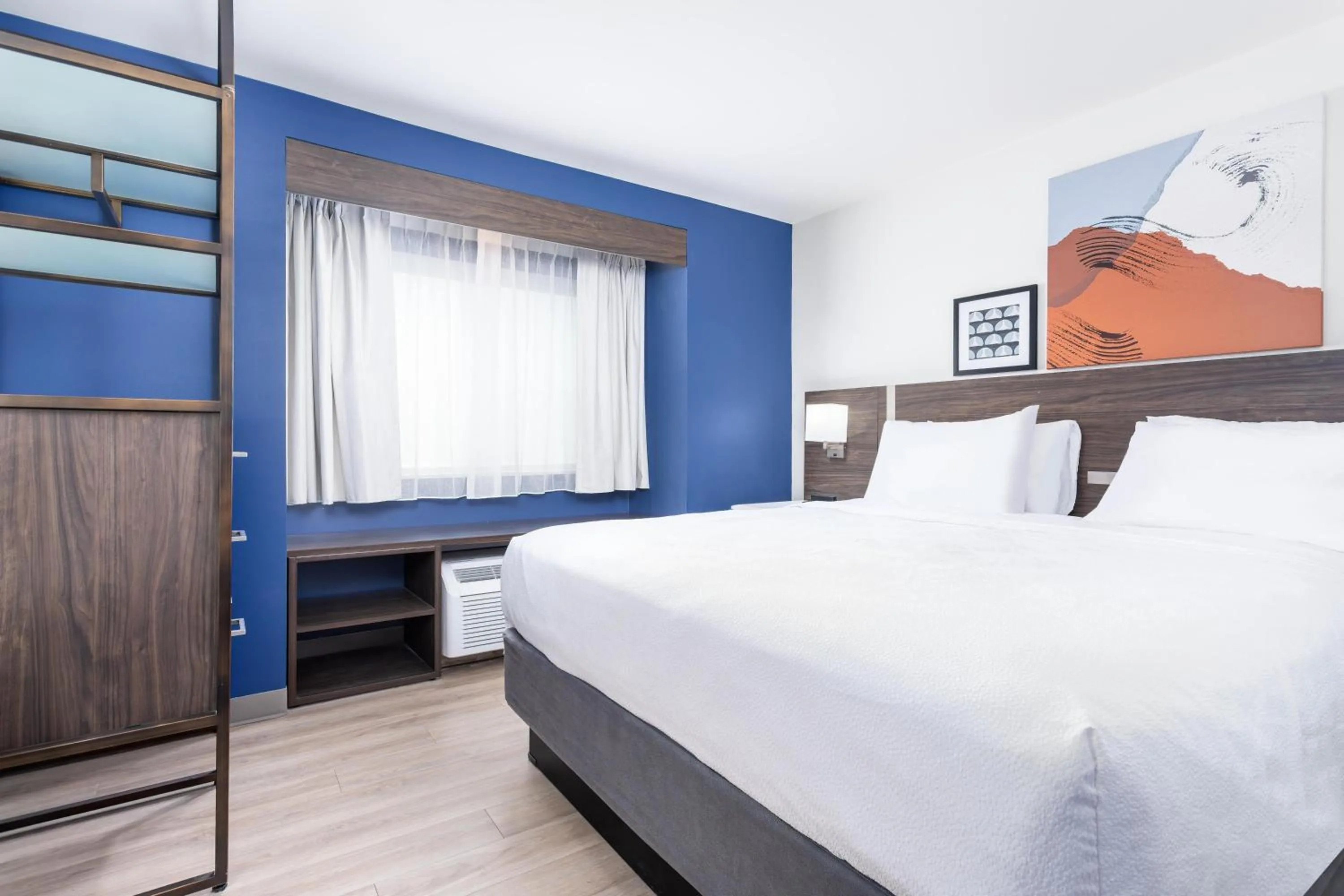 Bed in Spark by Hilton Clarion