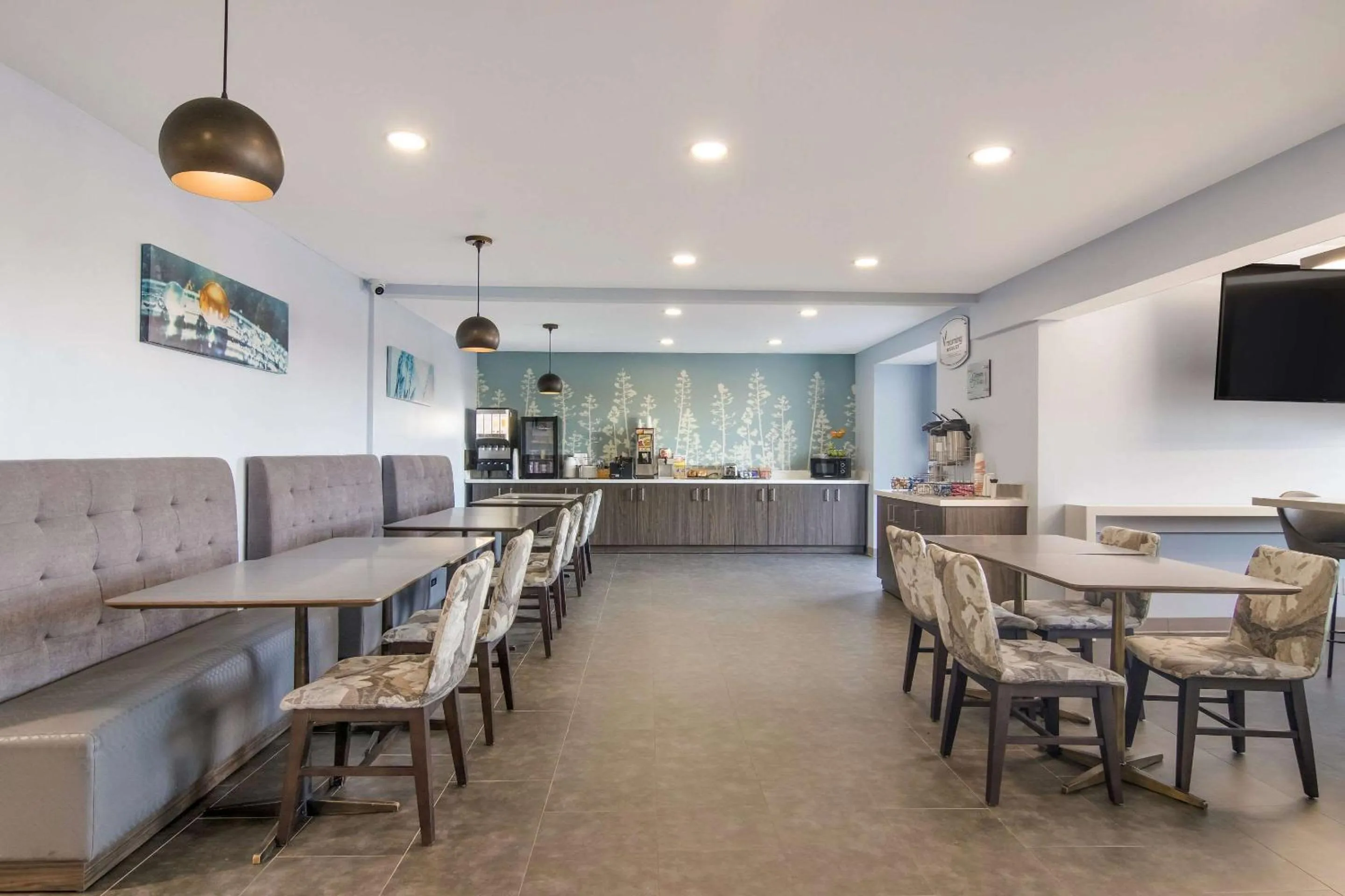 Breakfast in Sleep Inn & Suites Clarion, PA near I-80