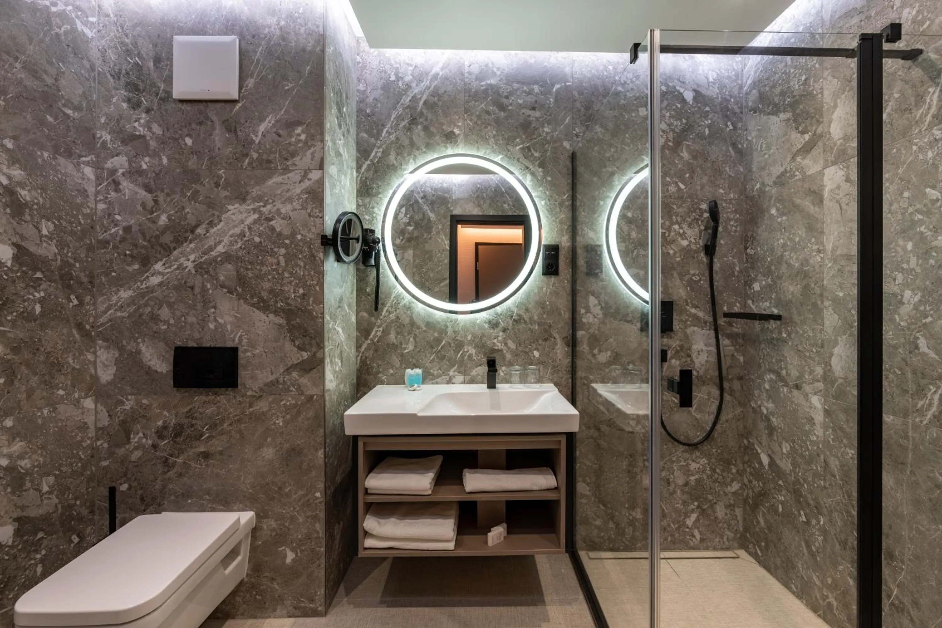 Shower in Hotel Debrecen