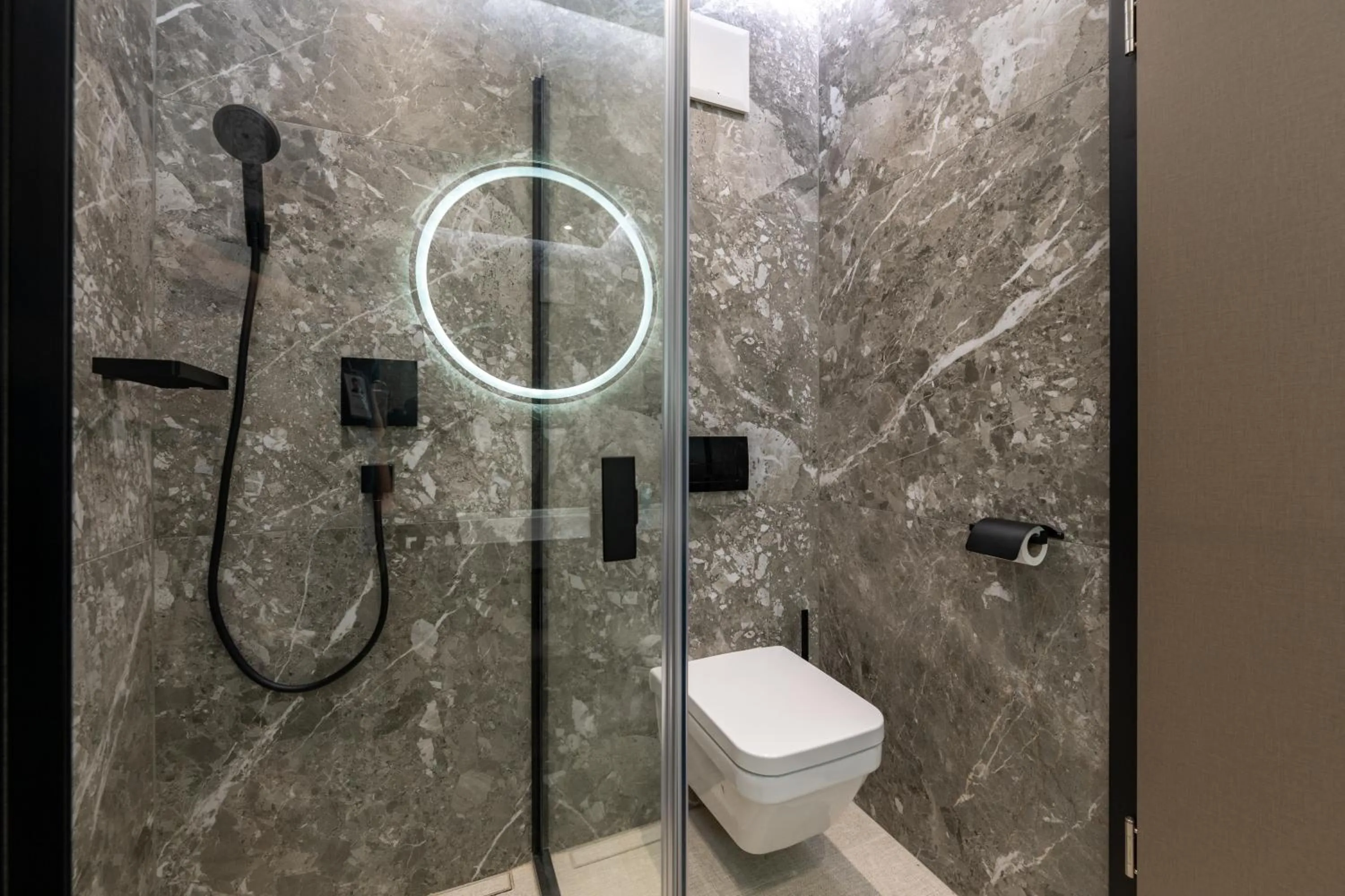 Shower in Hotel Debrecen