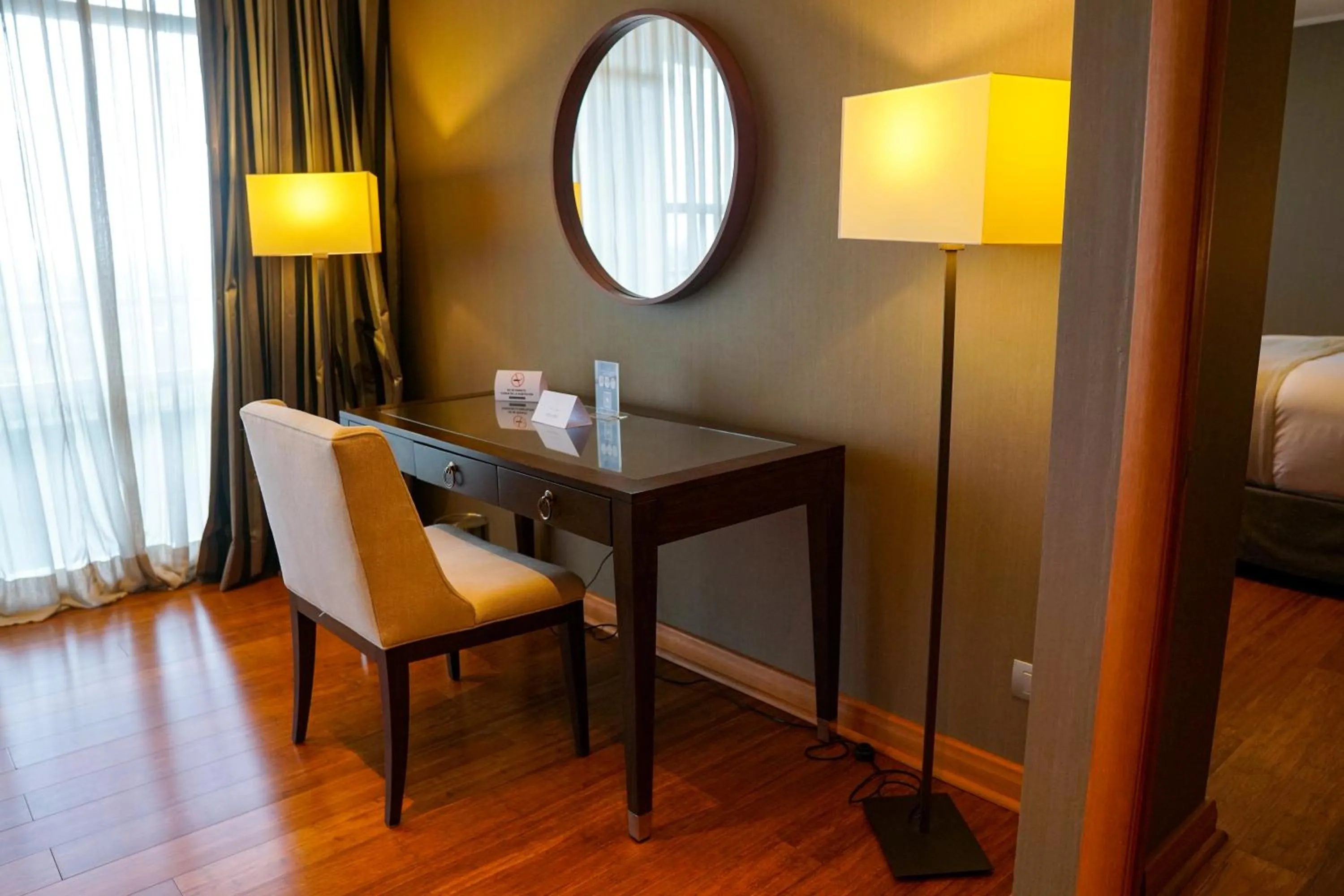 Communal lounge/ TV room, Bed in Hotel Parada Linares