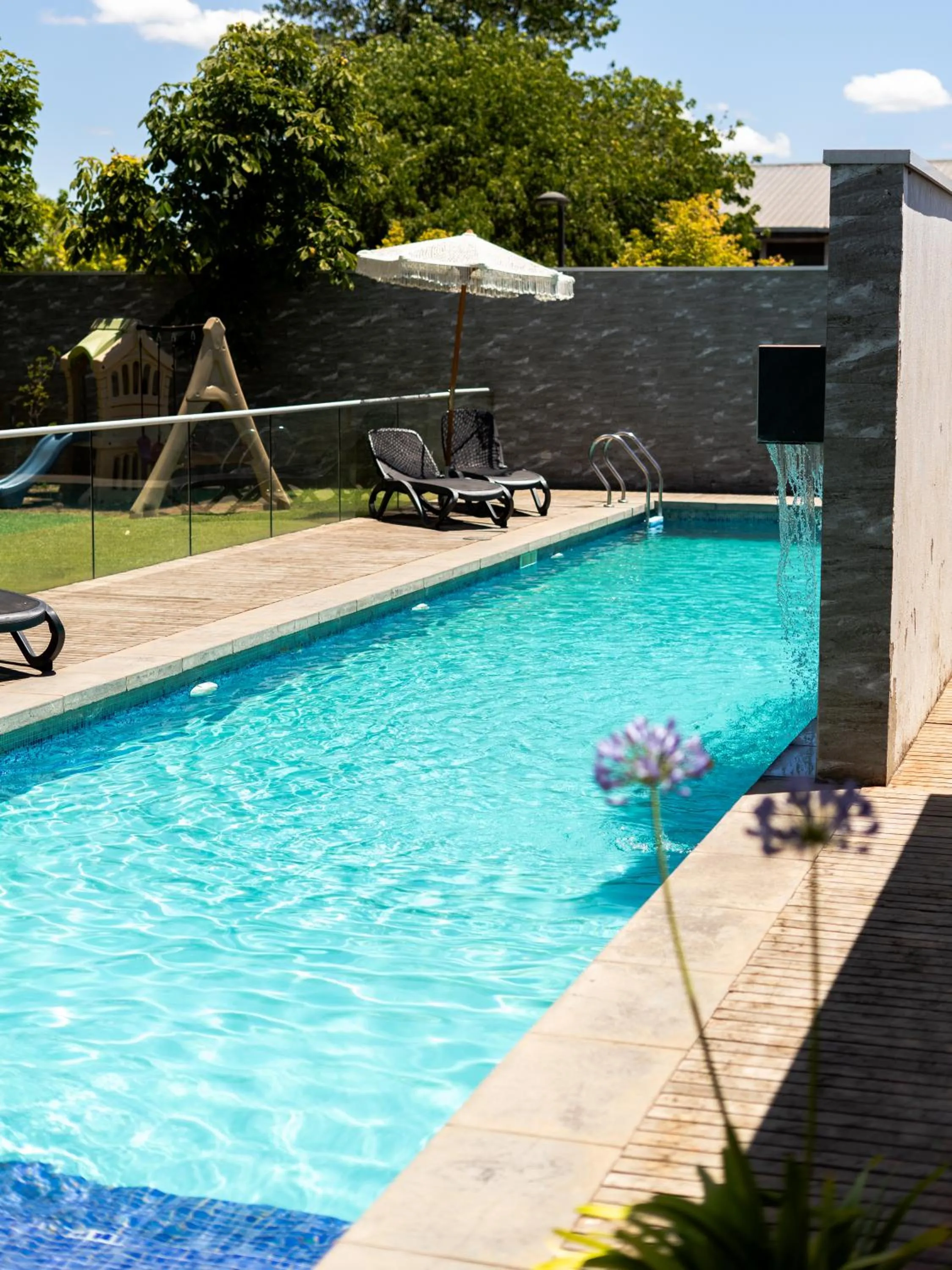 Swimming pool in Hotel Parada Linares