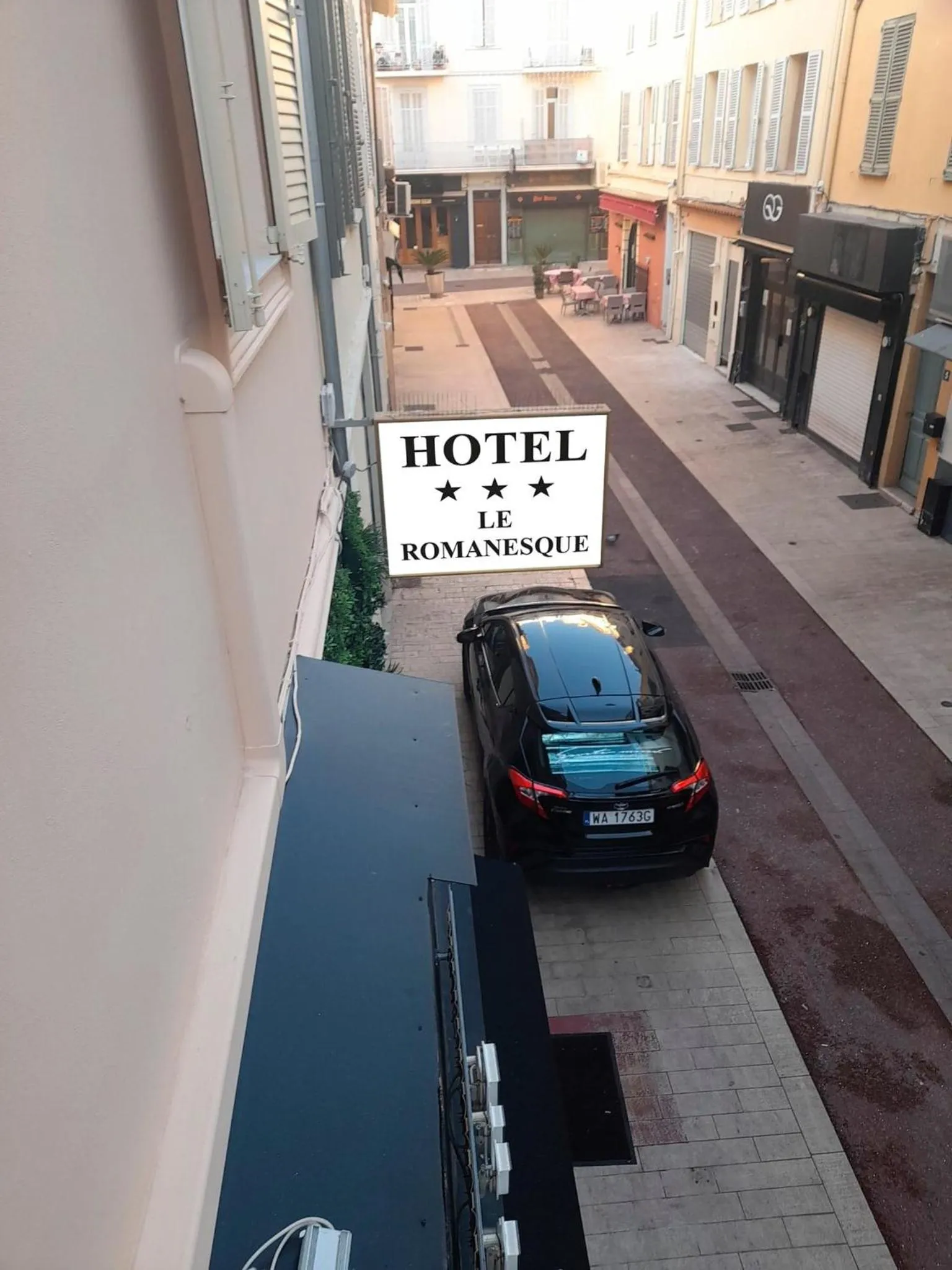 Property building in Hotel le Romanesque