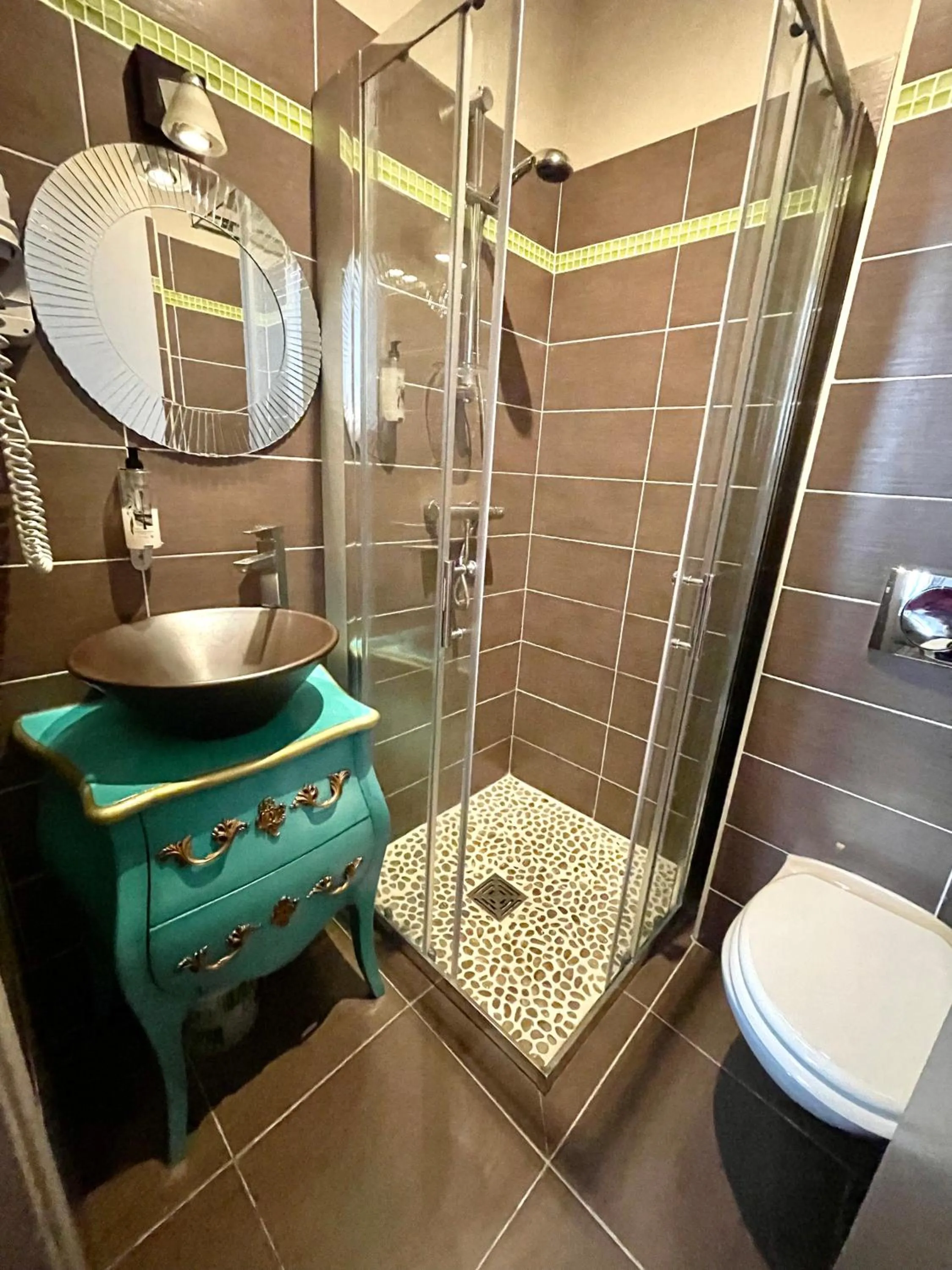 Bathroom in Hotel le Romanesque