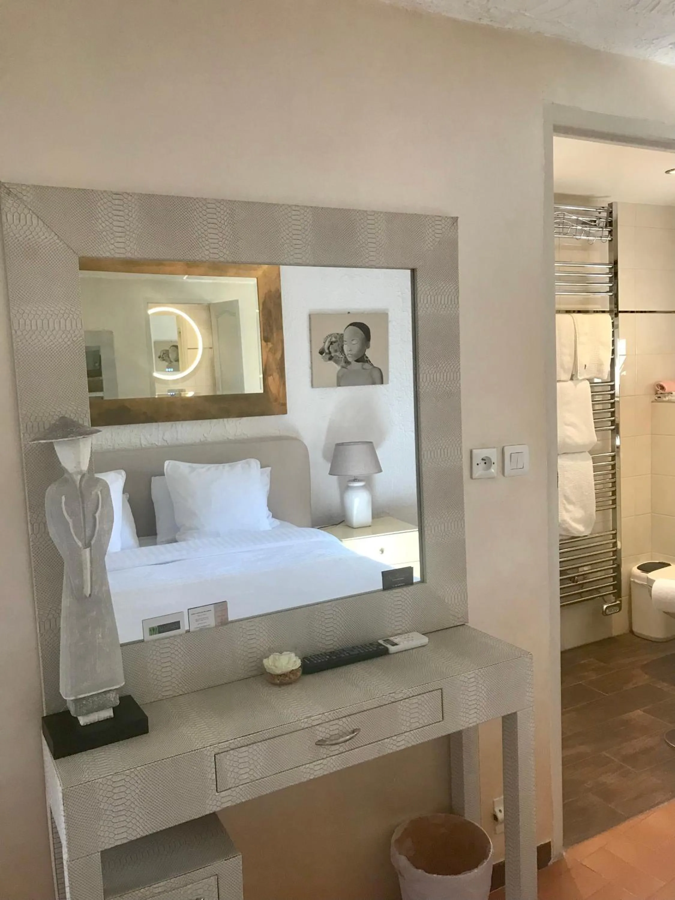 Bedroom, Bed in Mas Giro