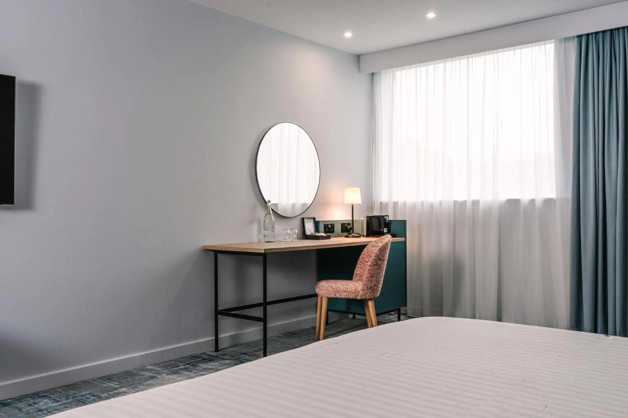 Photo of the whole room, Bed in voco Winchester Hotel & Spa by IHG