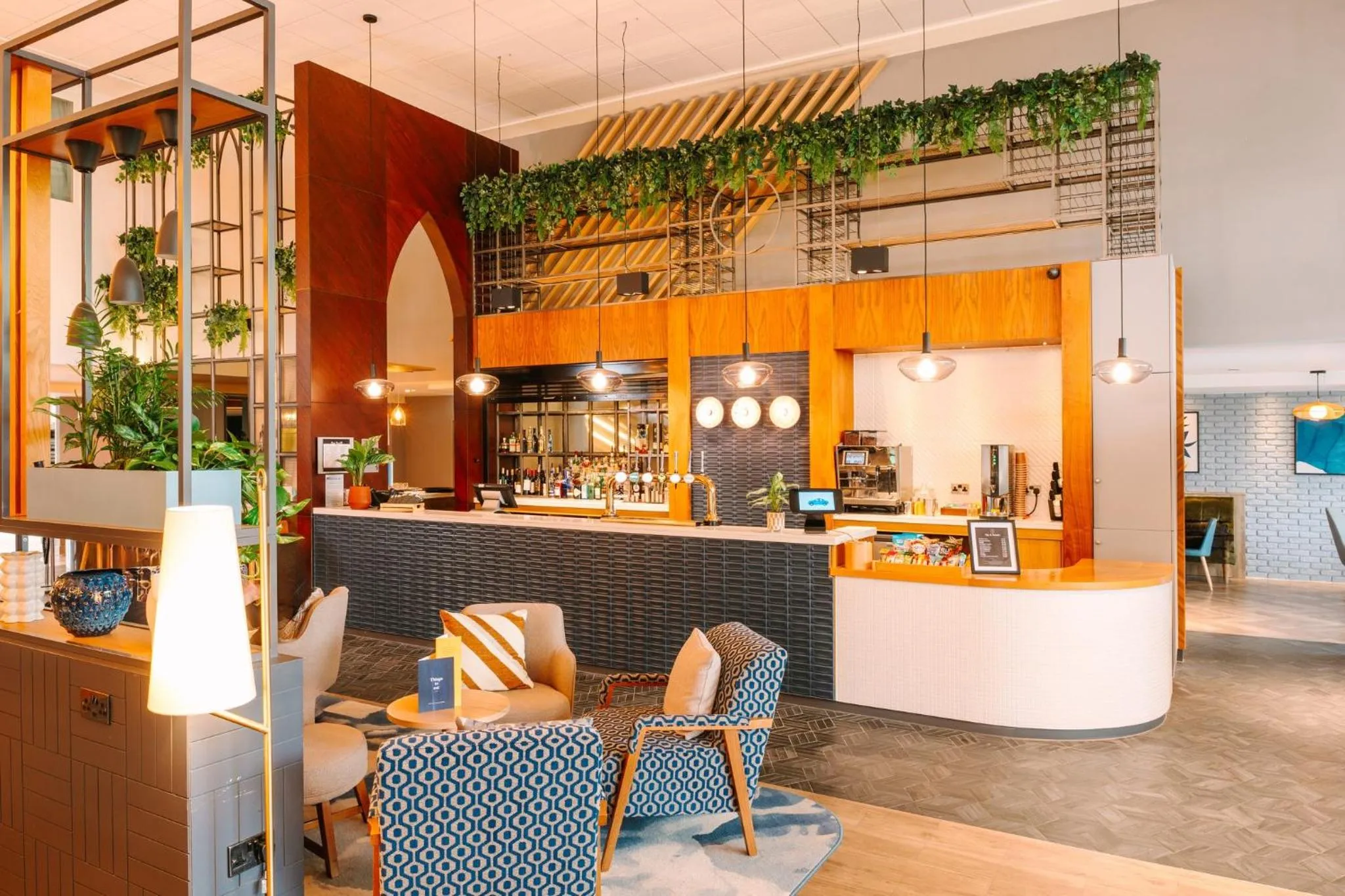 Lounge or bar in voco Winchester Hotel & Spa by IHG