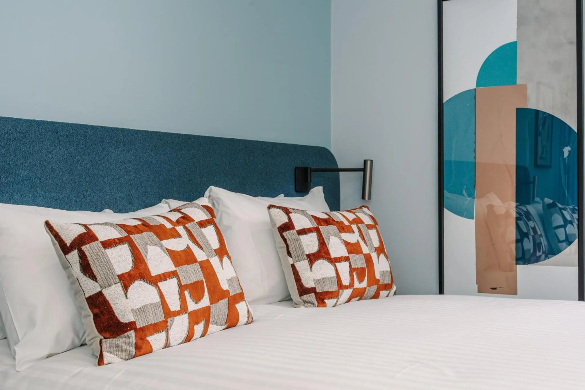 Photo of the whole room, Bed in voco Winchester Hotel & Spa by IHG